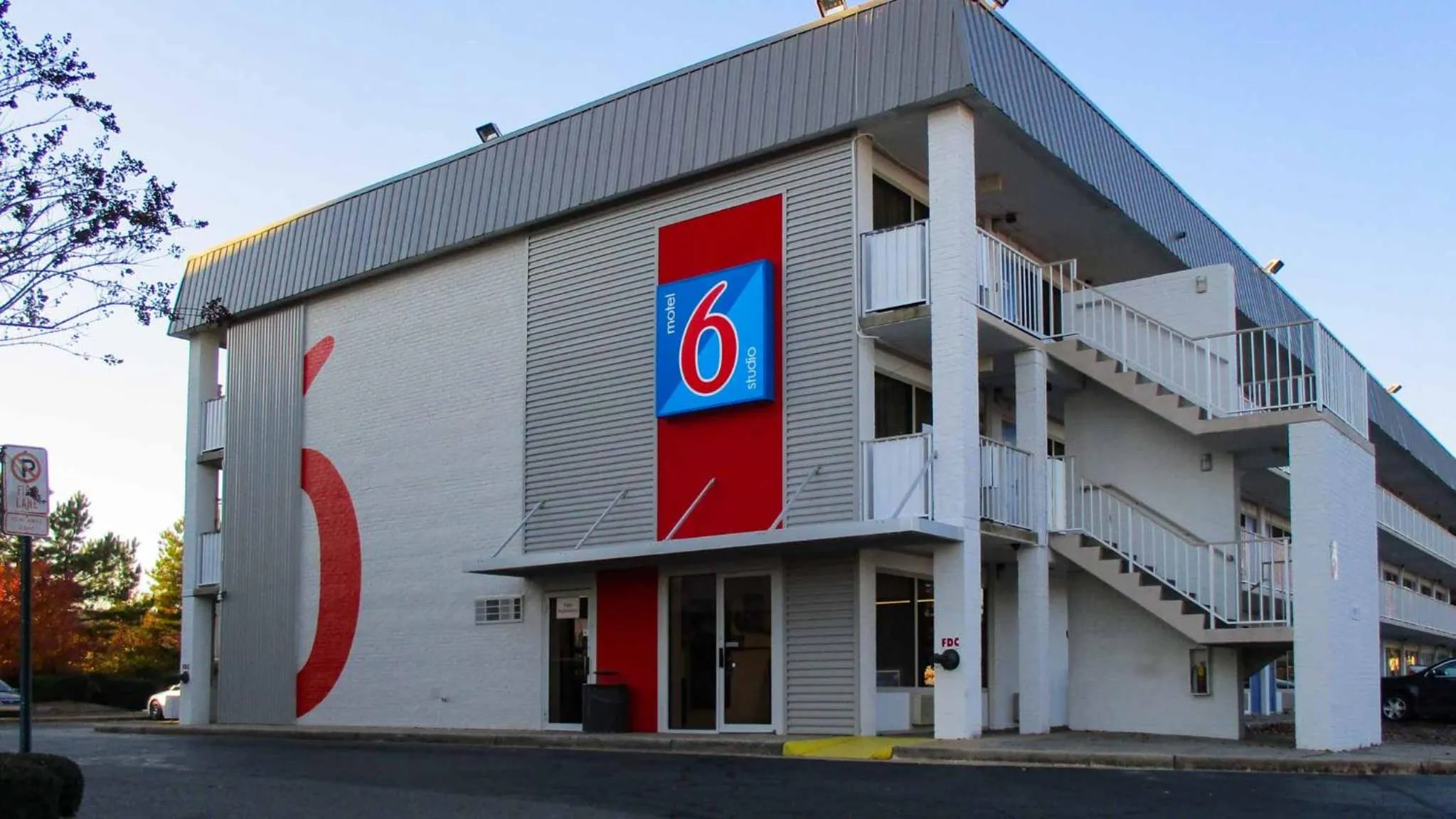 Property building in Studio 6-Little Rock, AR - West