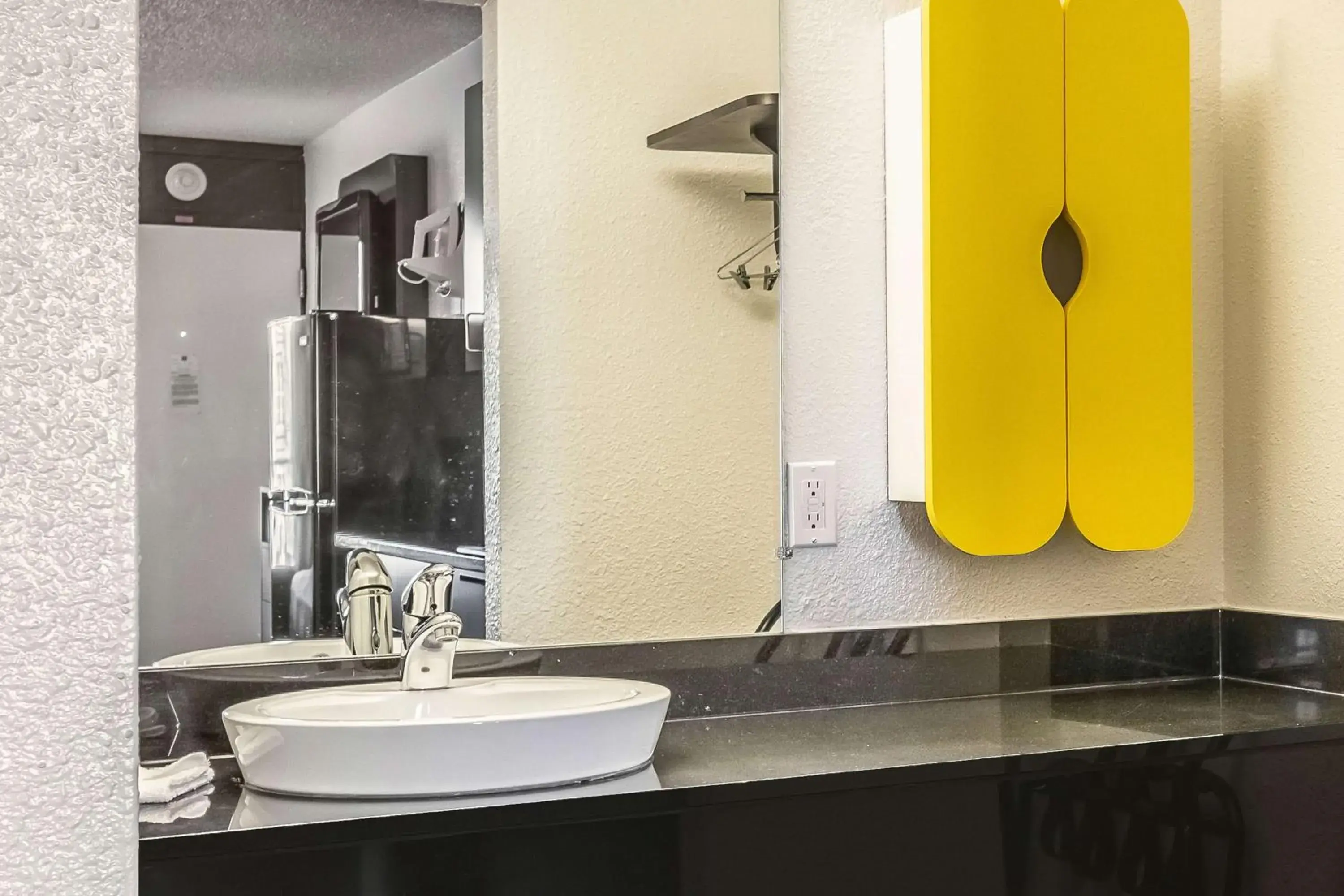 Queen Room with Two Queen Beds - Disability Access - Non-Smoking in Studio 6-Little Rock, AR - West Queen Room with Two Queen Beds - Disability Access - Non-Smoking in Studio 6-Little Rock, AR - West