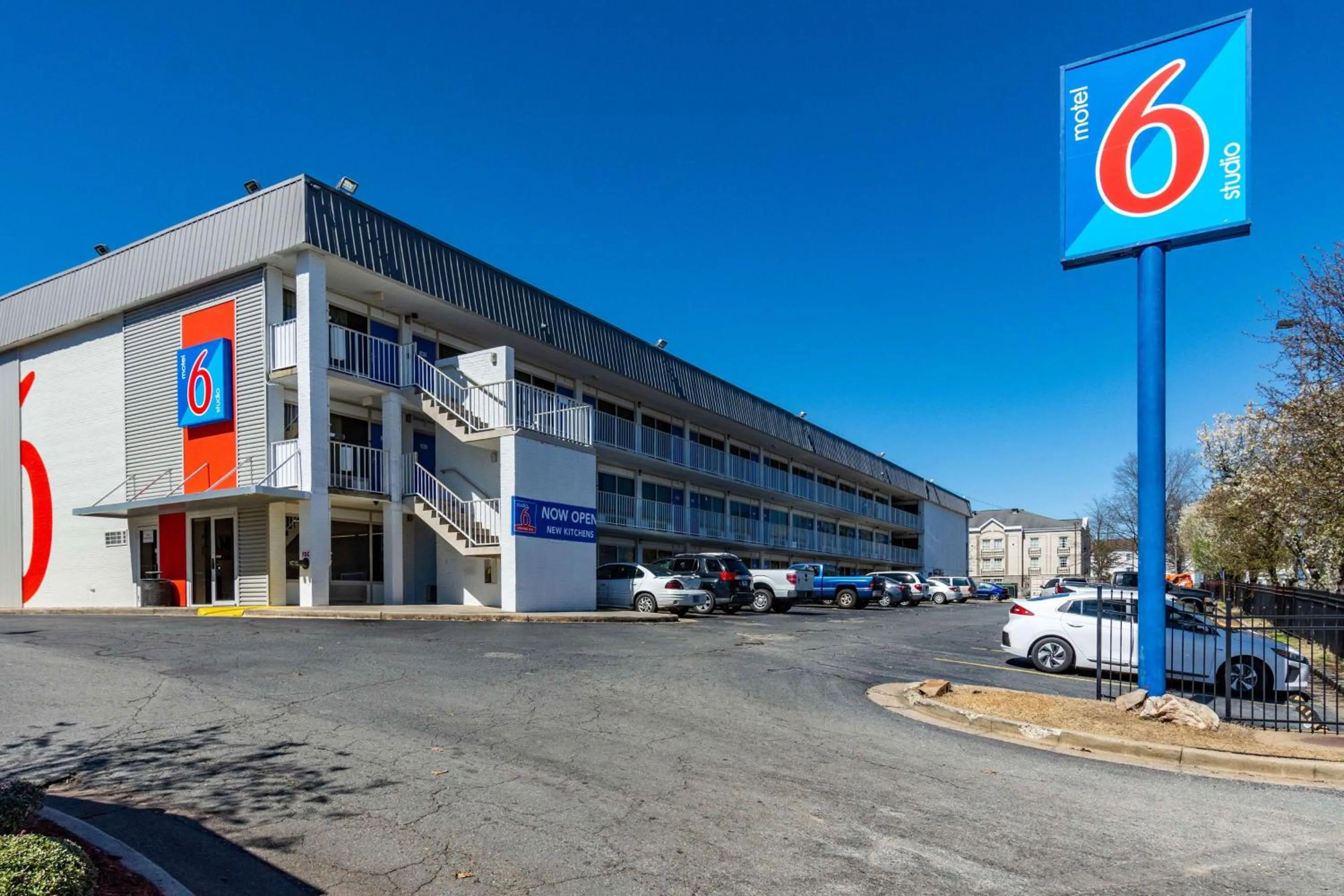 Property building in Studio 6-Little Rock, AR - West