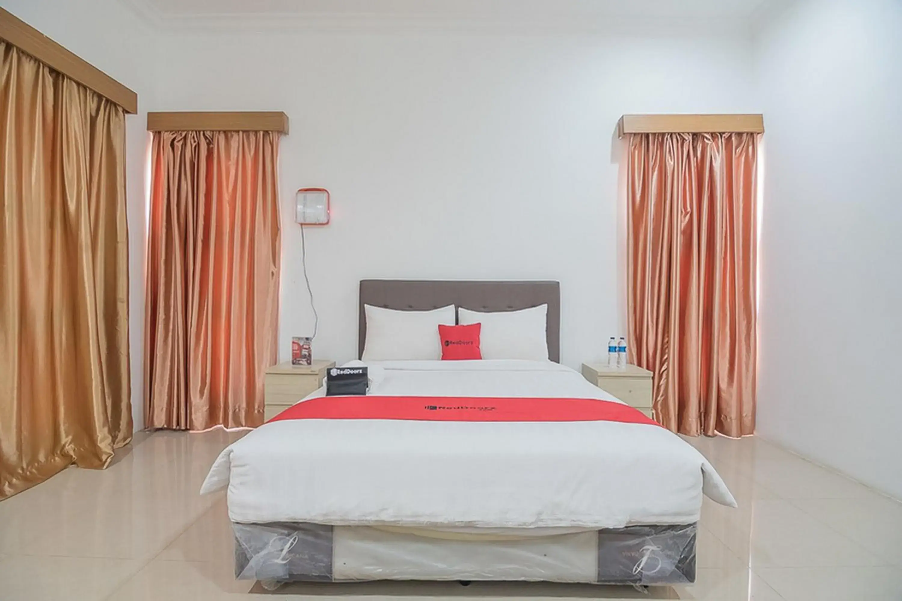 Bedroom, Bed in RedDoorz near Jatinangor Town Square Bedroom, Bed in RedDoorz near Jatinangor Town Square