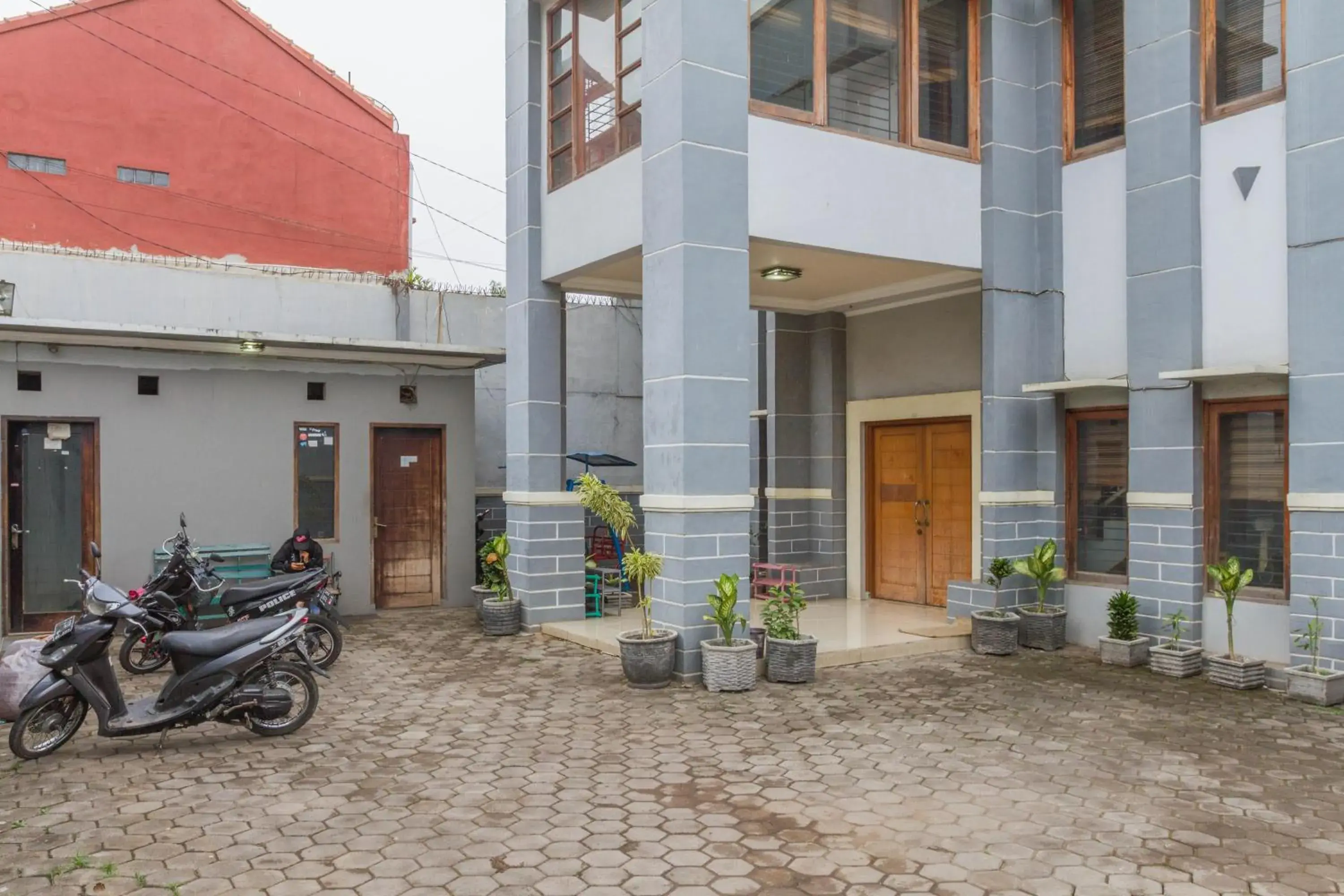 Property building in RedDoorz near Jatinangor Town Square Property building in RedDoorz near Jatinangor Town Square