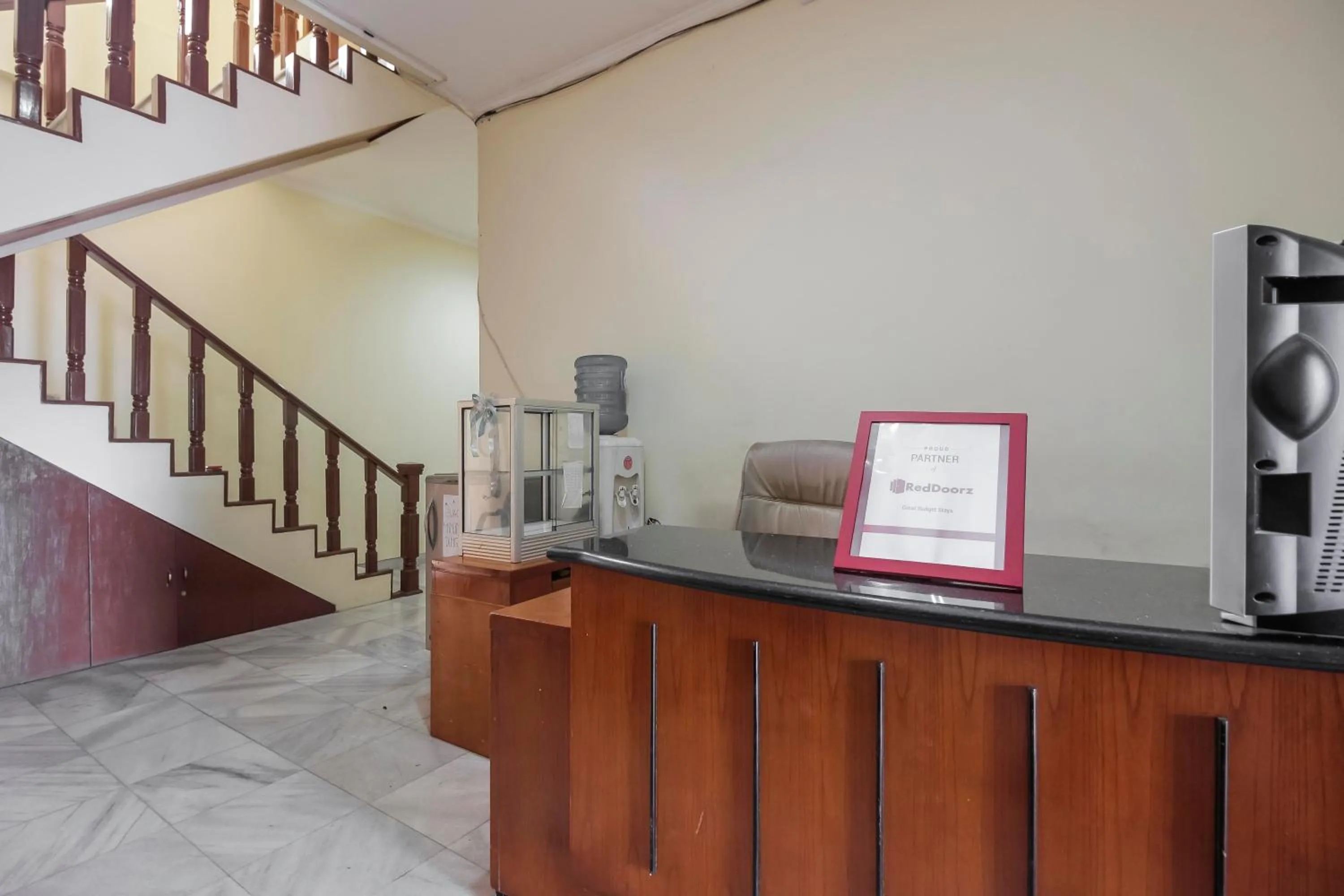 Lobby or reception in RedDoorz @ Meruya 2