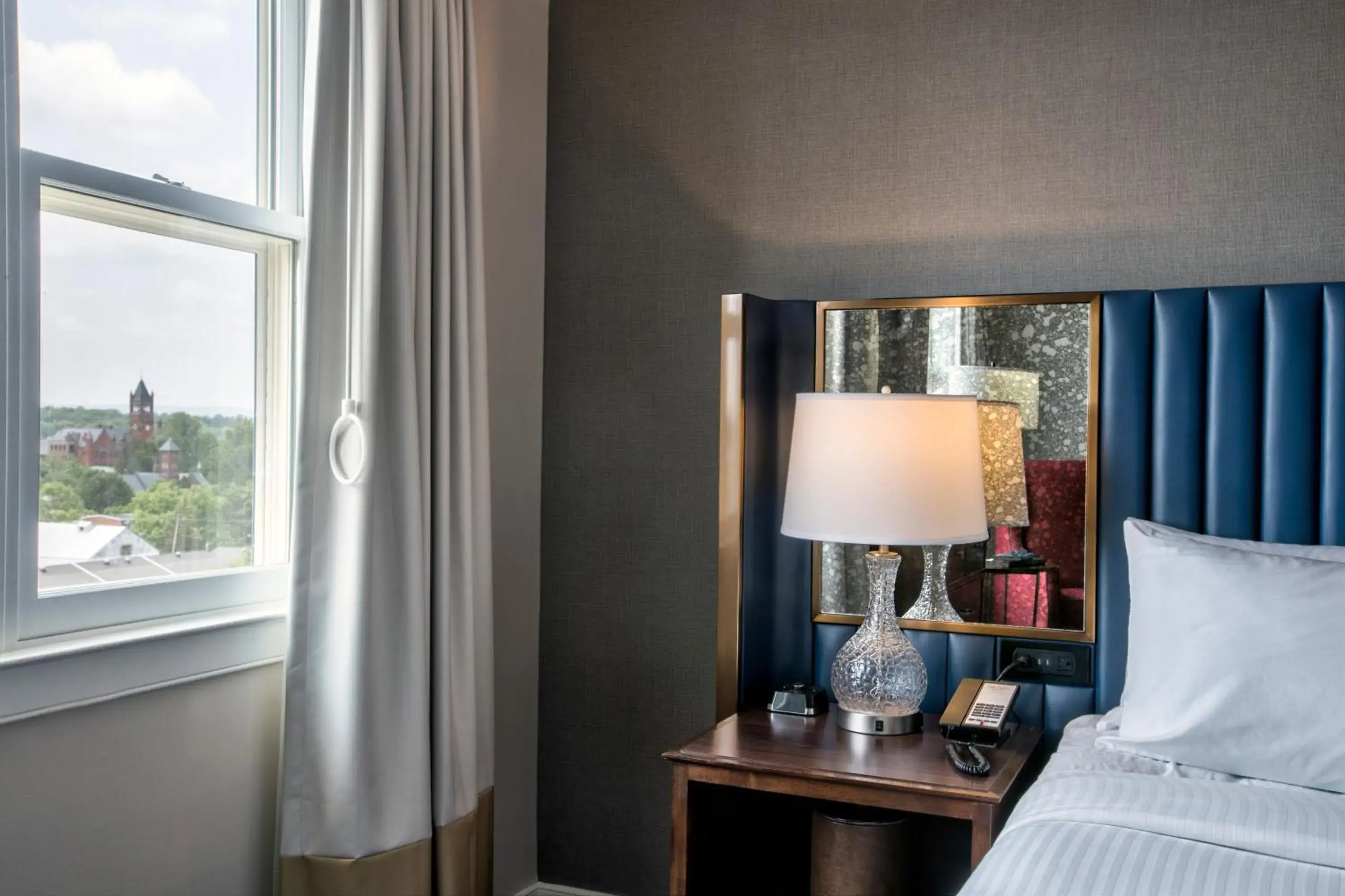 View (from property/room), Bed in Hotel Gettysburg View (from property/room), Bed in Hotel Gettysburg