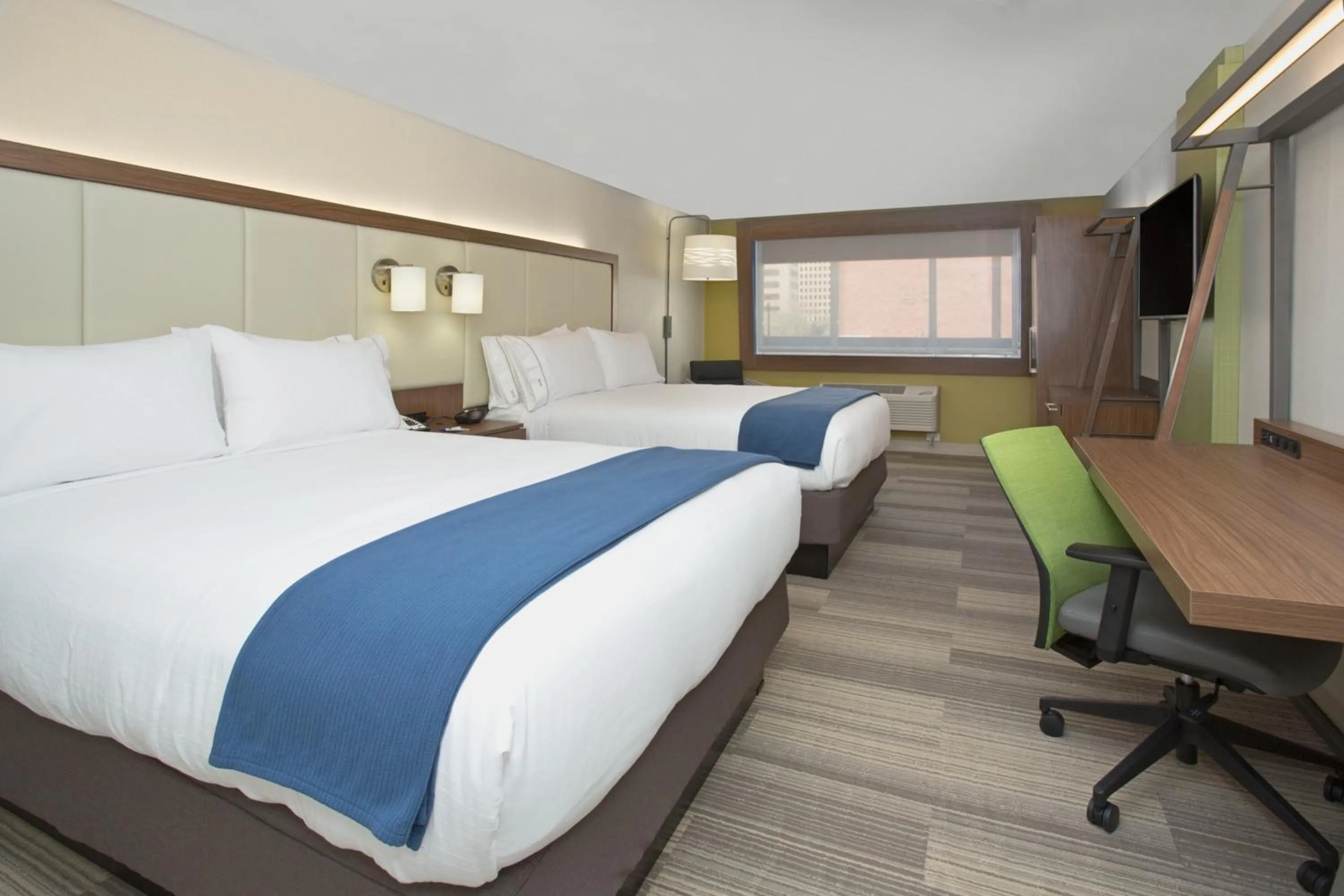 Photo of the whole room, Bed in Holiday Inn Express & Suites - Houston IAH - Beltway 8 by IHG