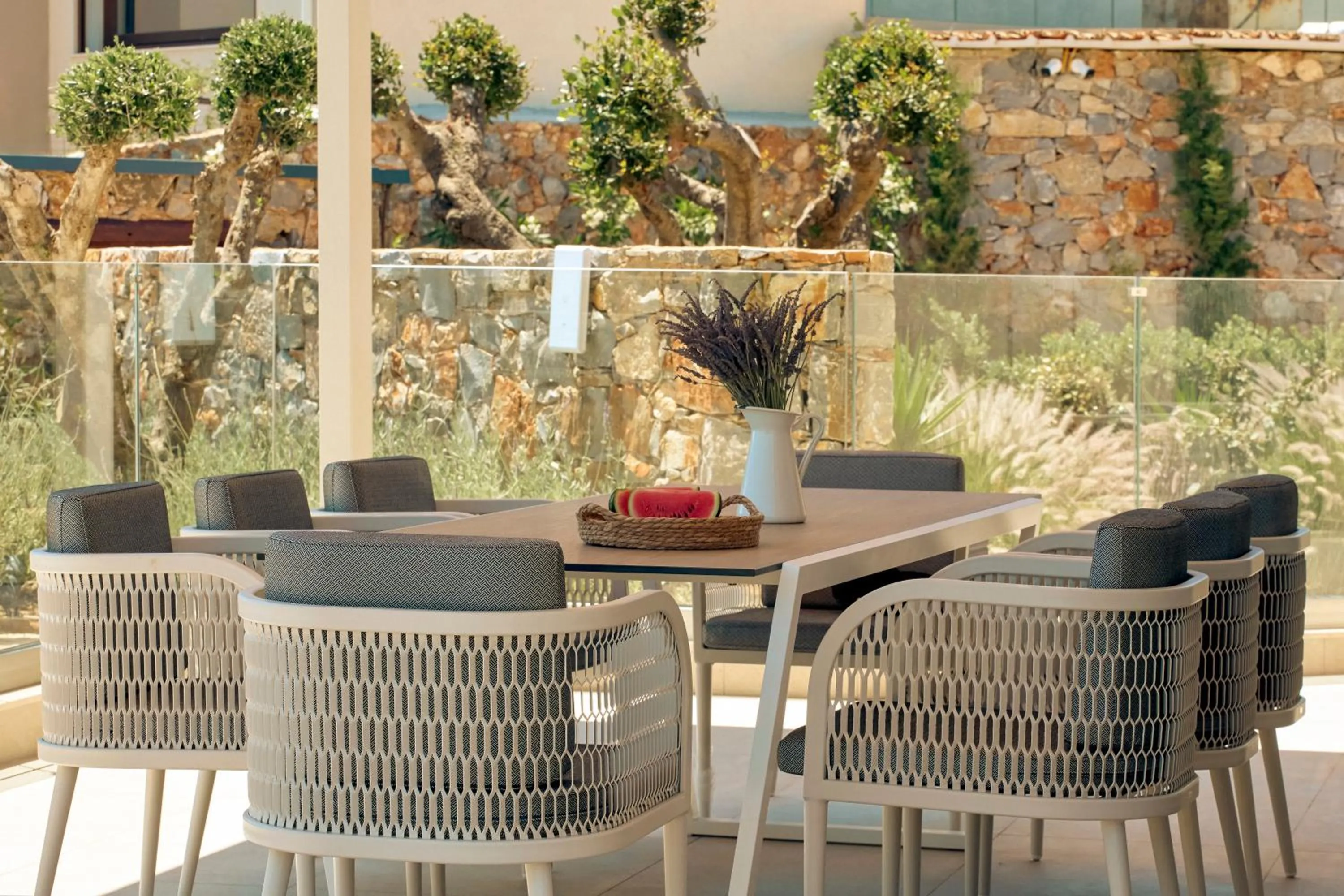 Zeus Eleva Mirabello Bay