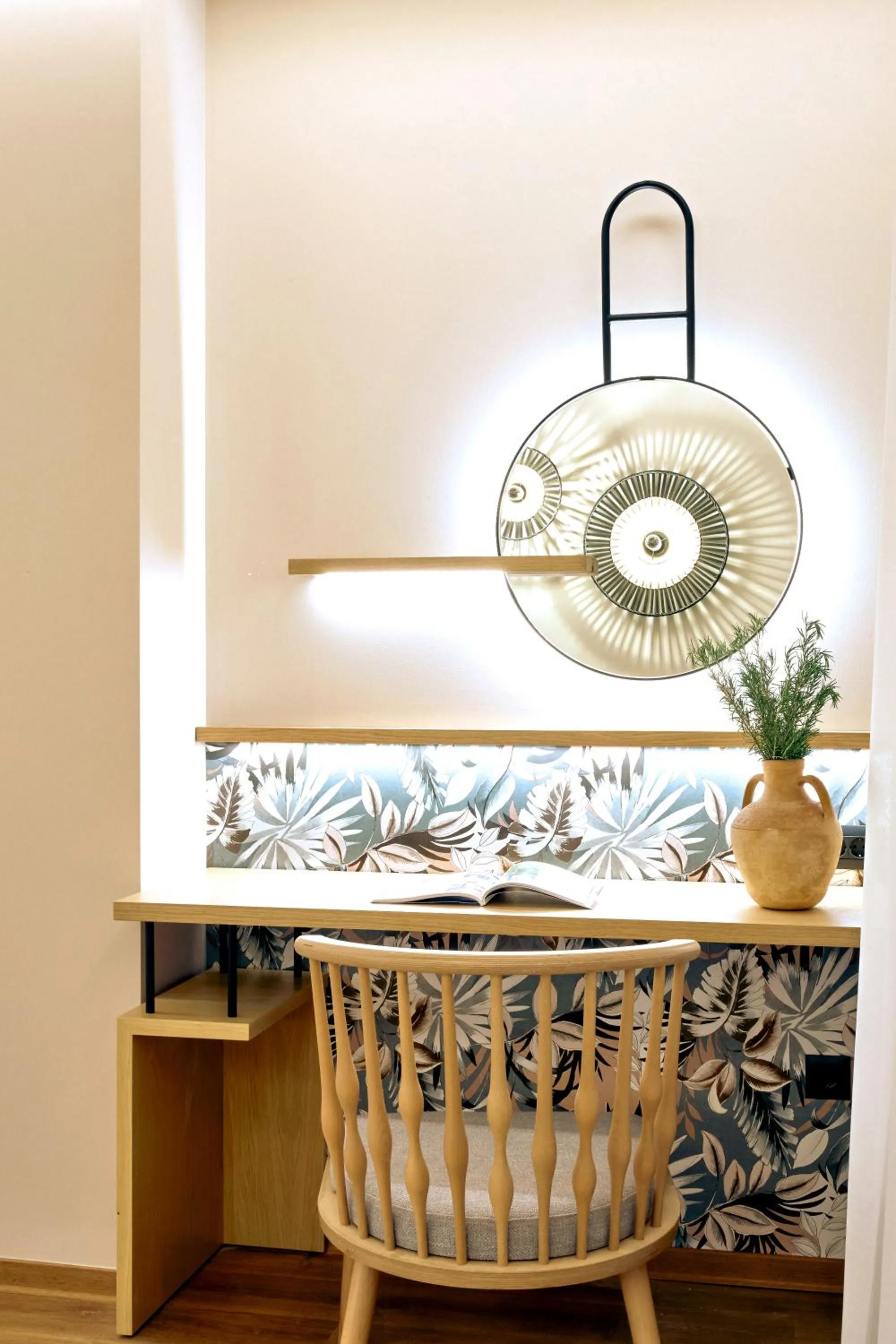 Zeus Eleva Mirabello Bay