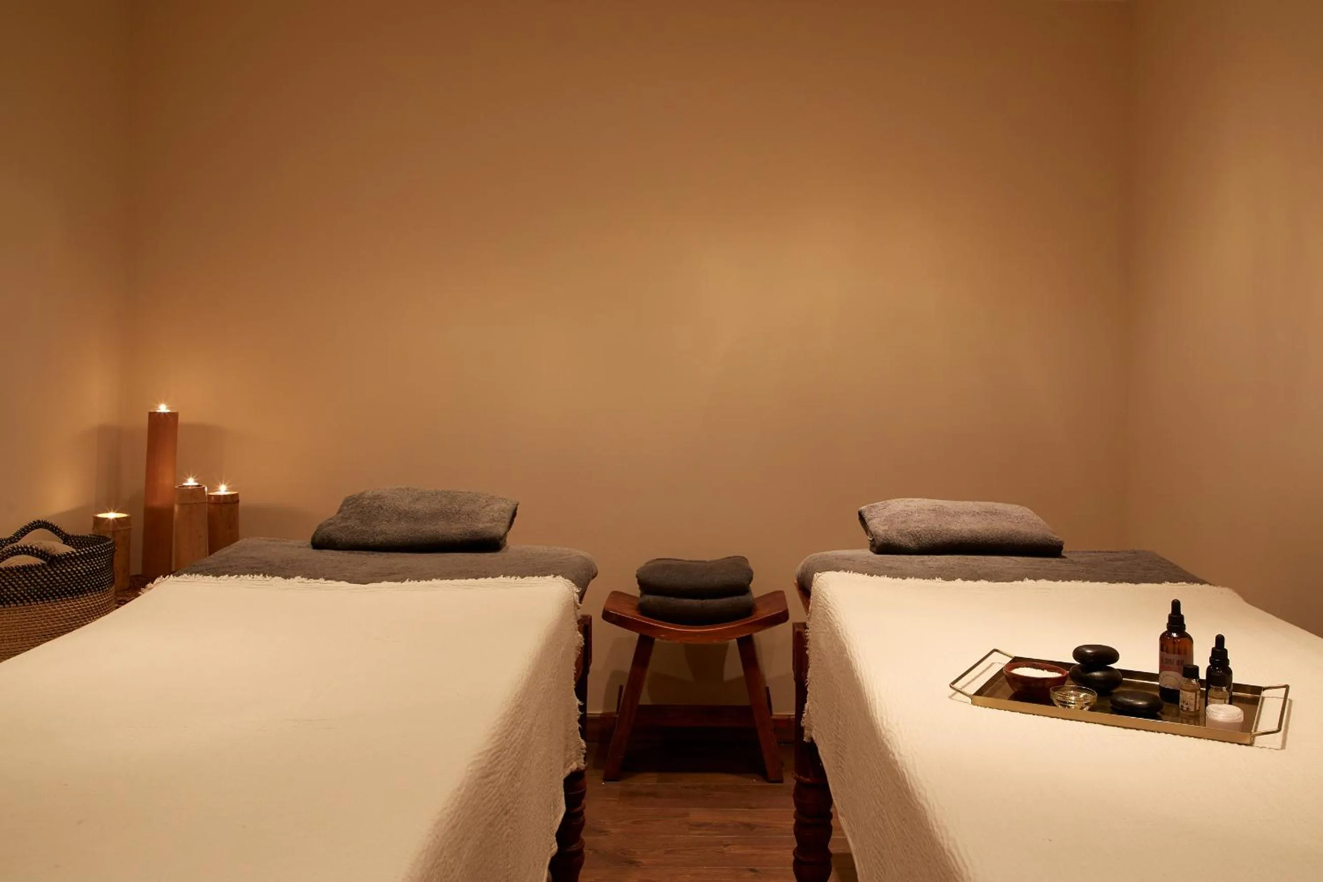 Zeus Eleva Mirabello Bay