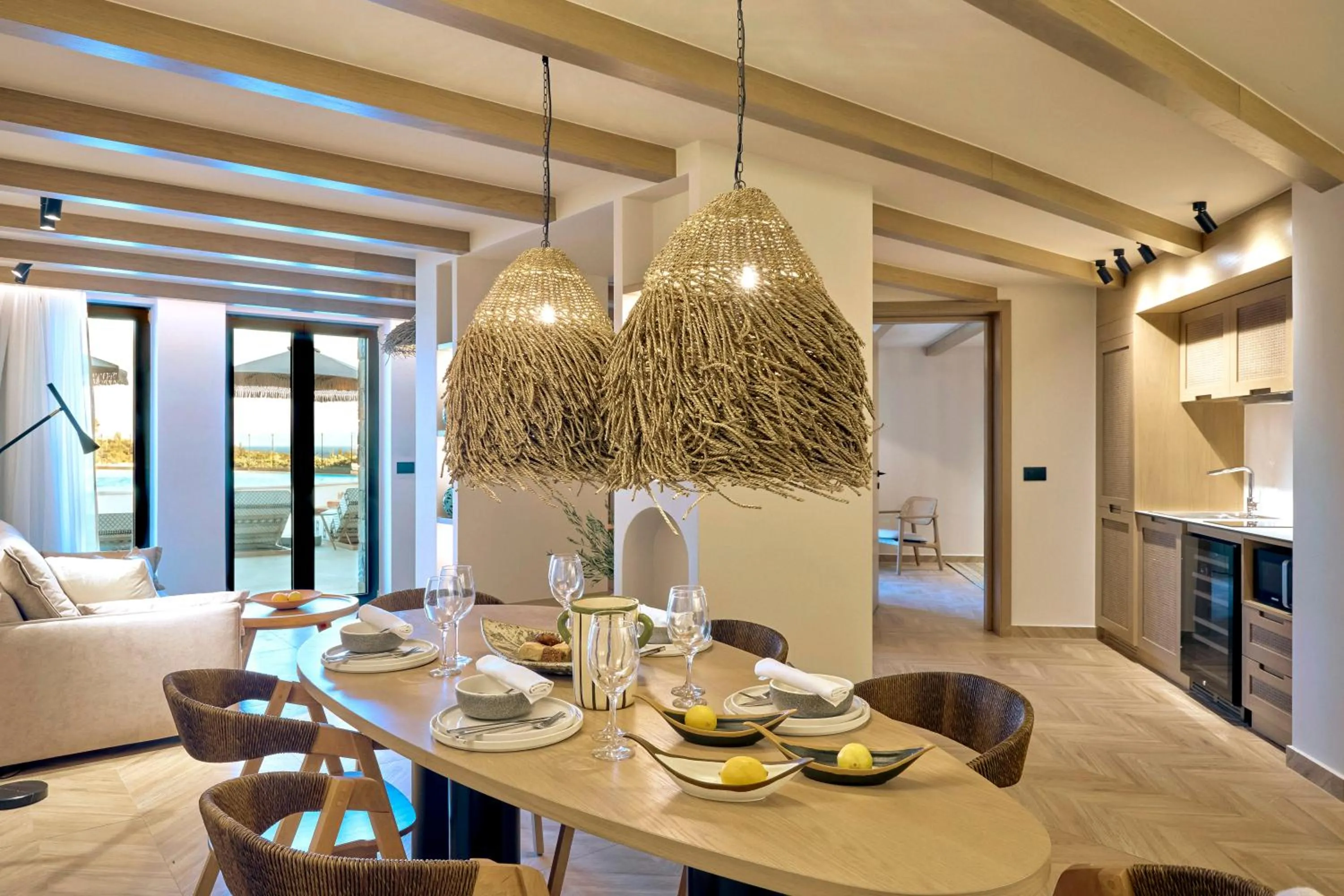 Zeus Eleva Mirabello Bay