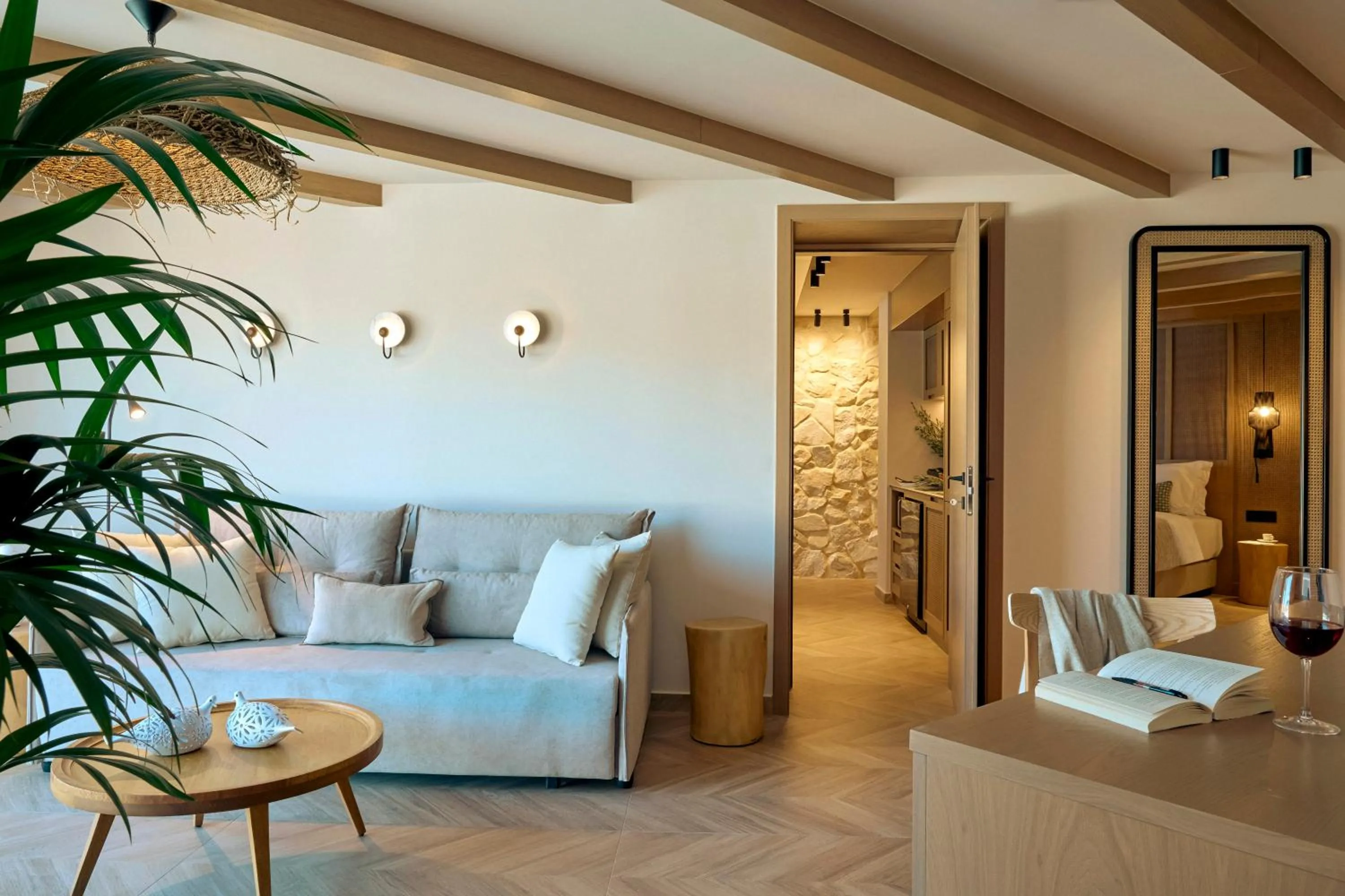 Zeus Eleva Mirabello Bay