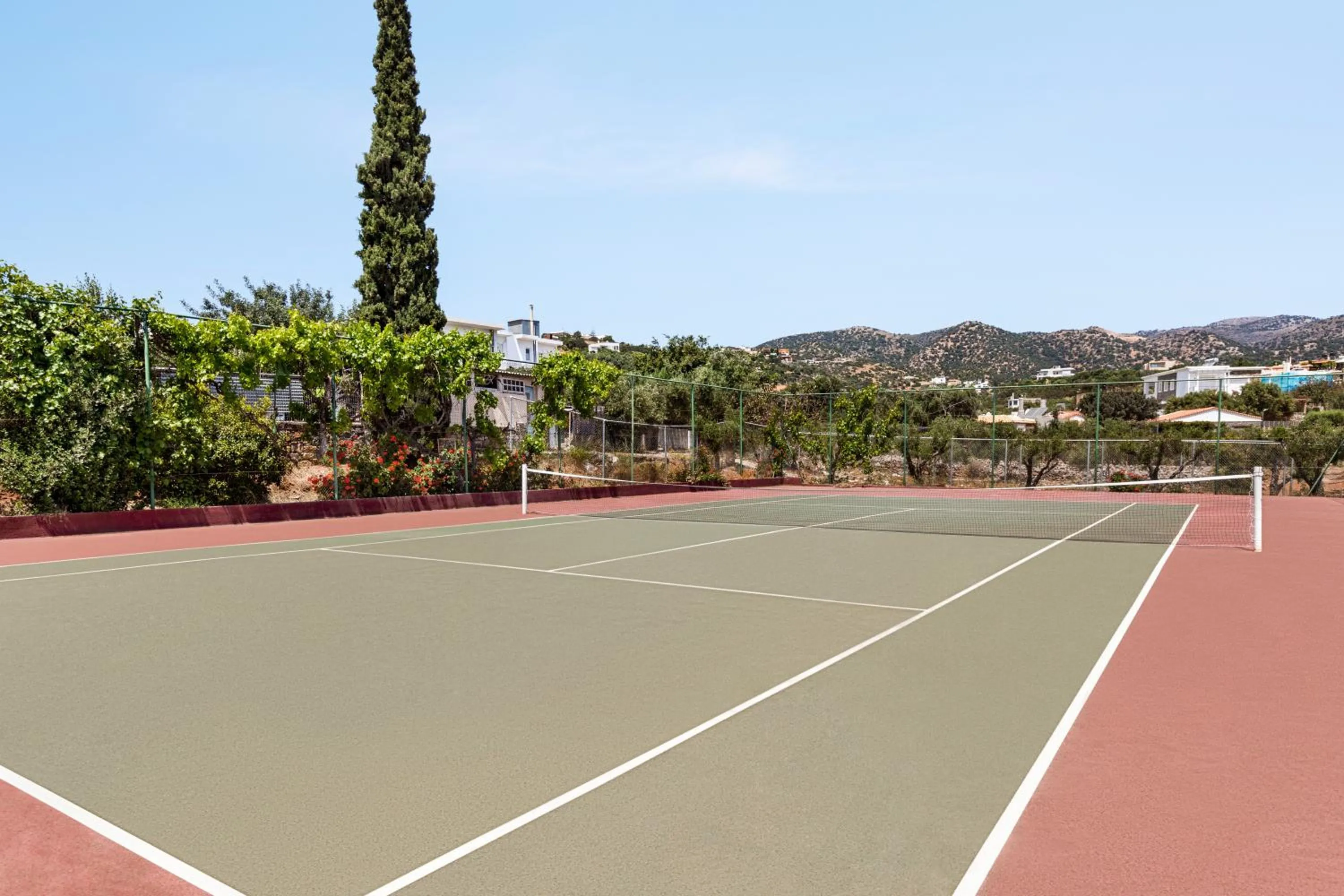 Zeus Eleva Mirabello Bay