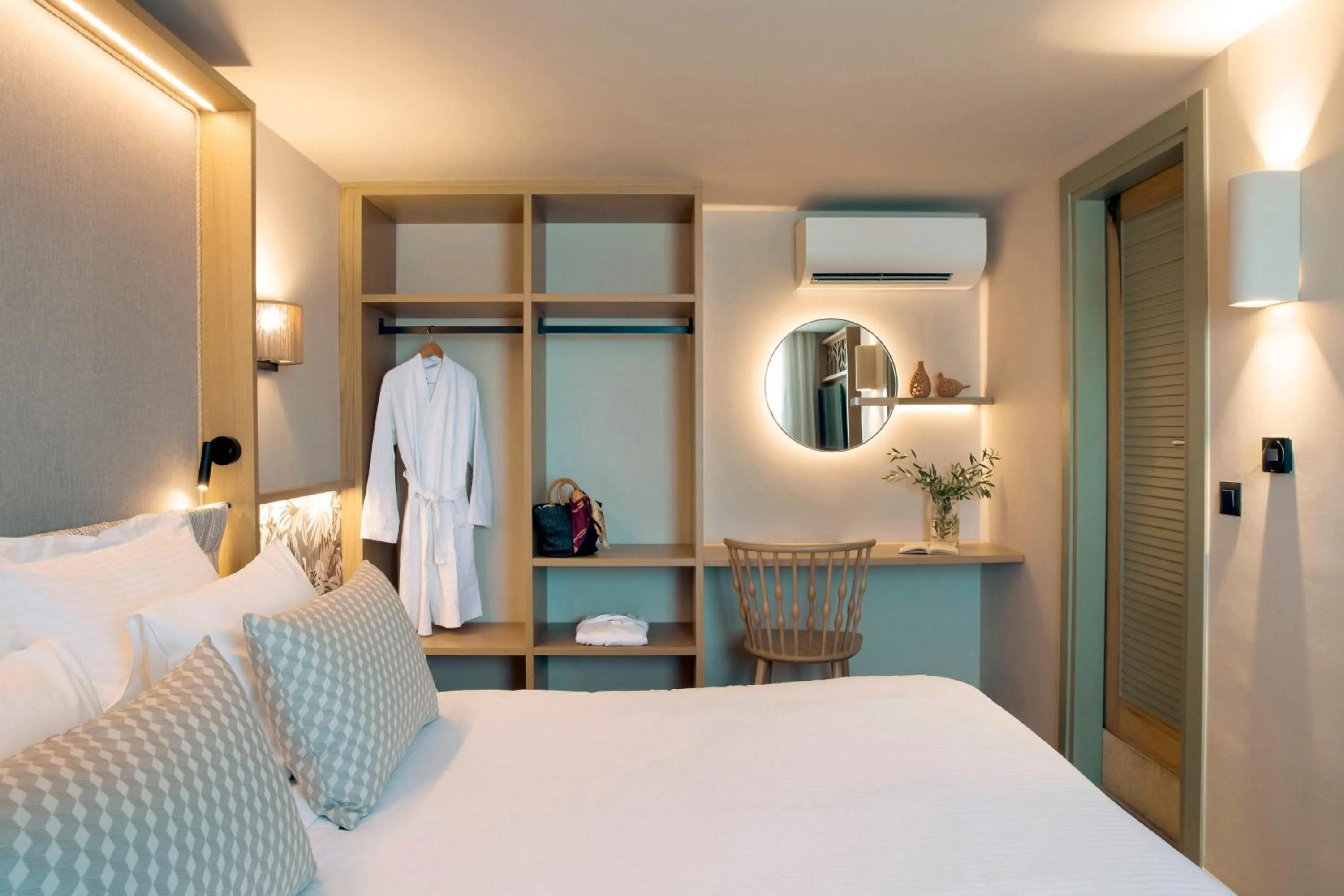 Bed in Zeus Eleva Mirabello Bay