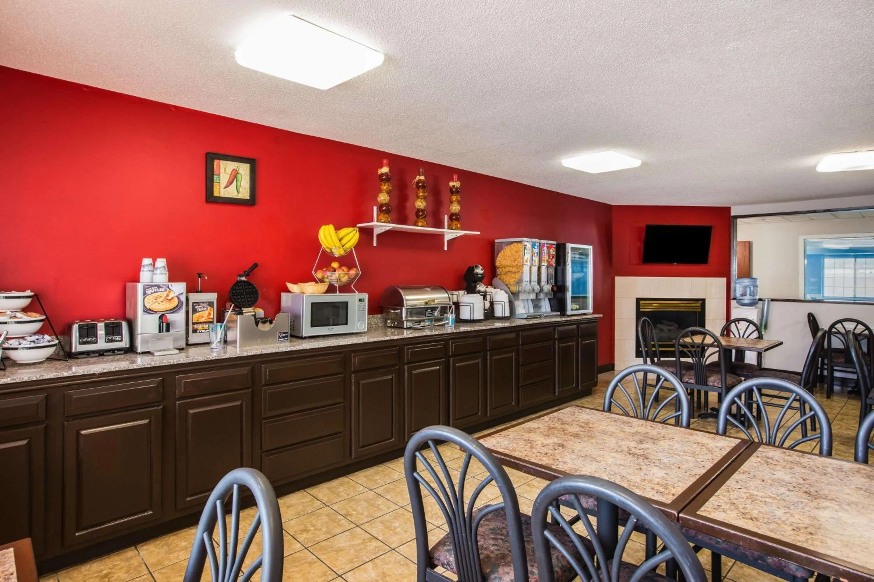 Restaurant/places to eat in Ramada by Wyndham Sioux Falls
