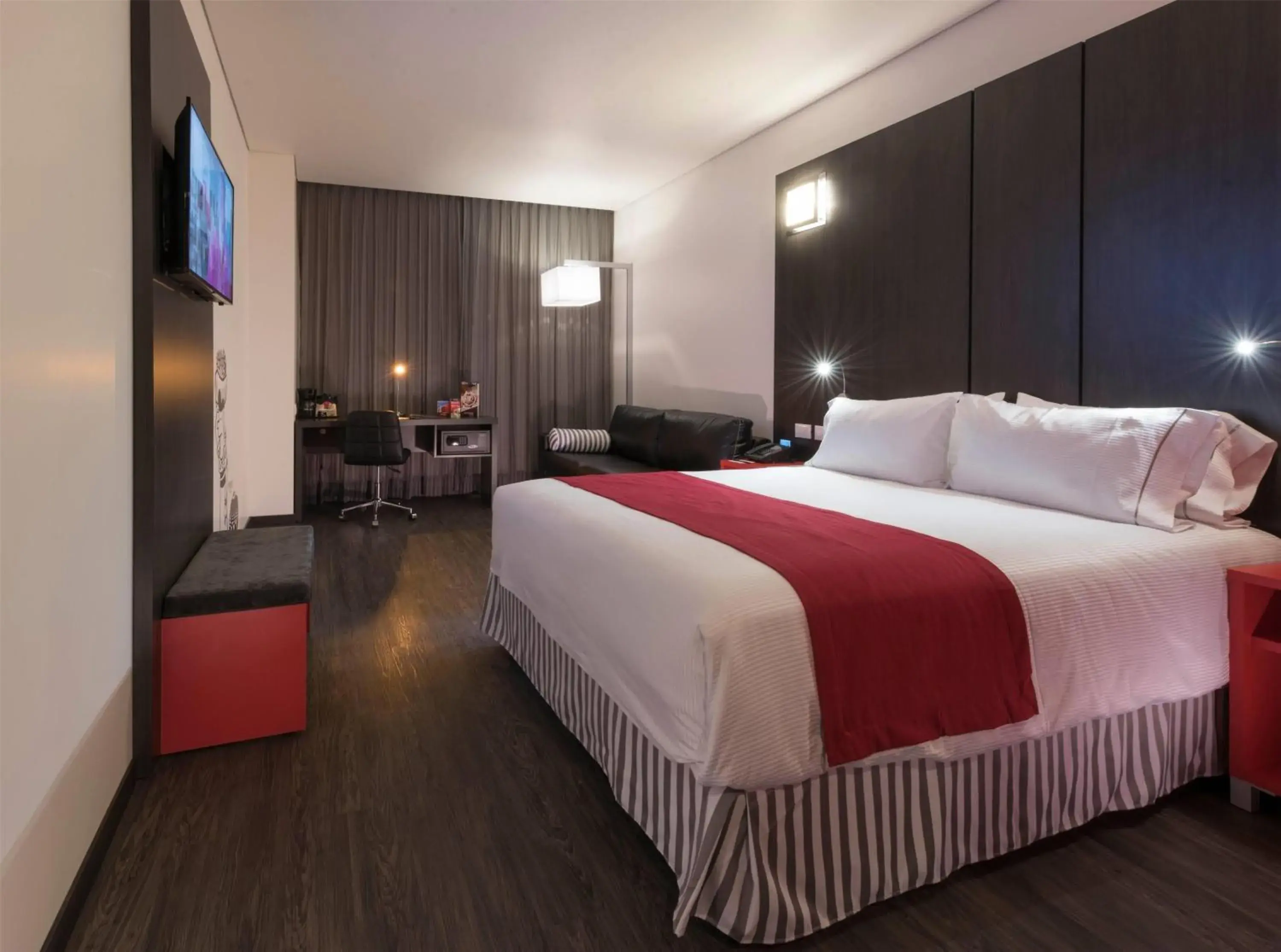 Photo of the whole room, Bed in Ramada Encore by Wyndham Guadalajara Sur Photo of the whole room, Bed in Ramada Encore by Wyndham Guadalajara Sur