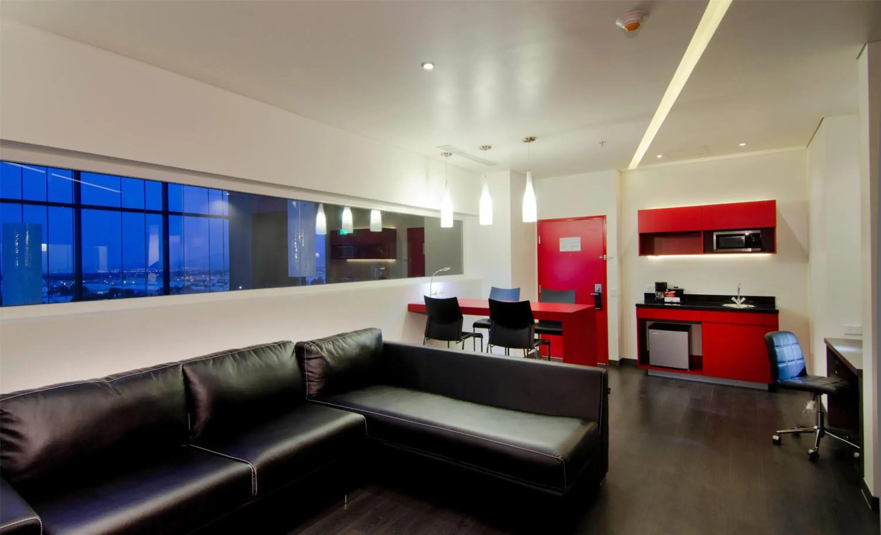 Photo of the whole room in Ramada Encore by Wyndham Guadalajara Sur Photo of the whole room in Ramada Encore by Wyndham Guadalajara Sur