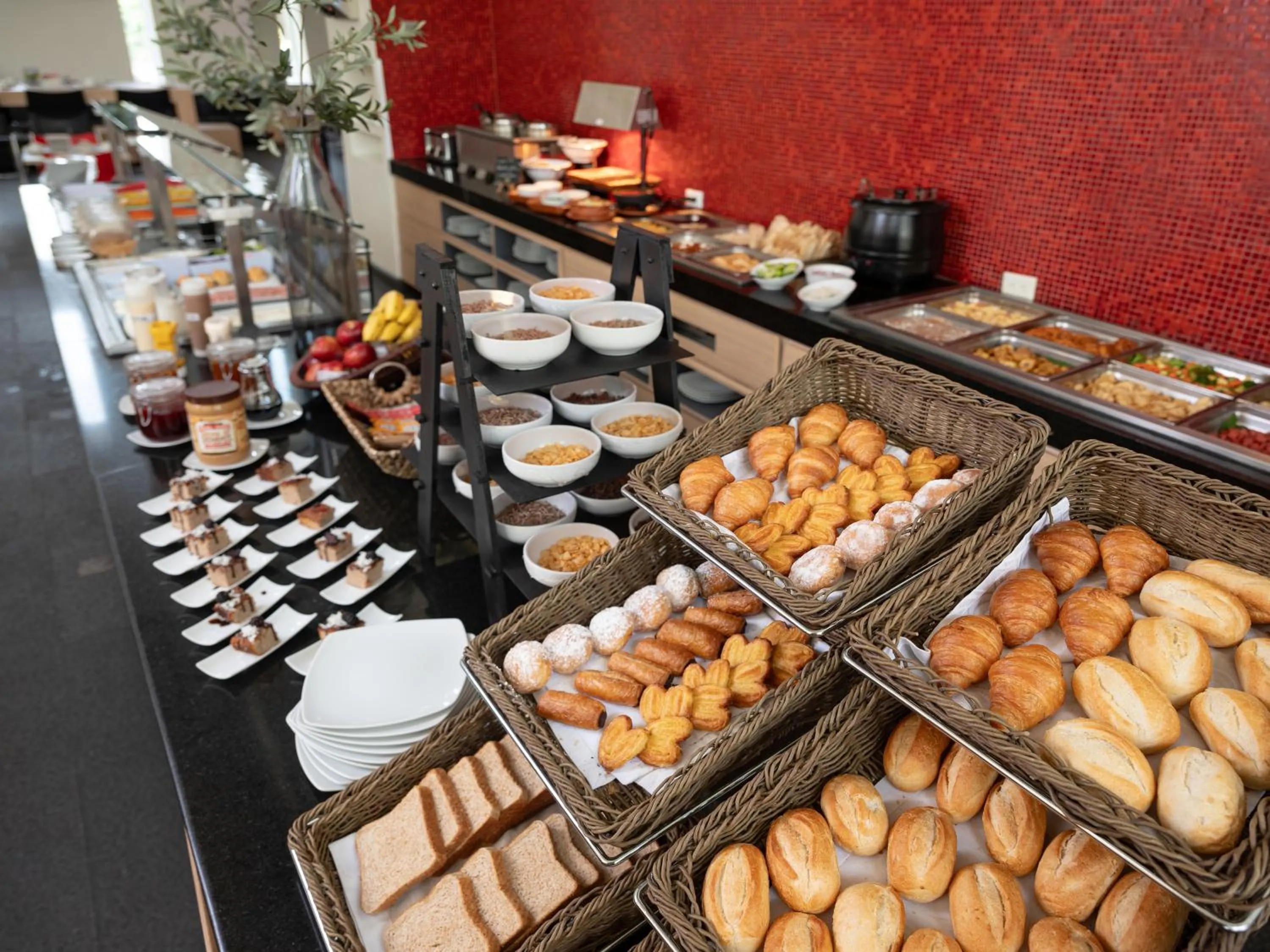 Buffet breakfast in Ramada Encore by Wyndham Guadalajara Sur
