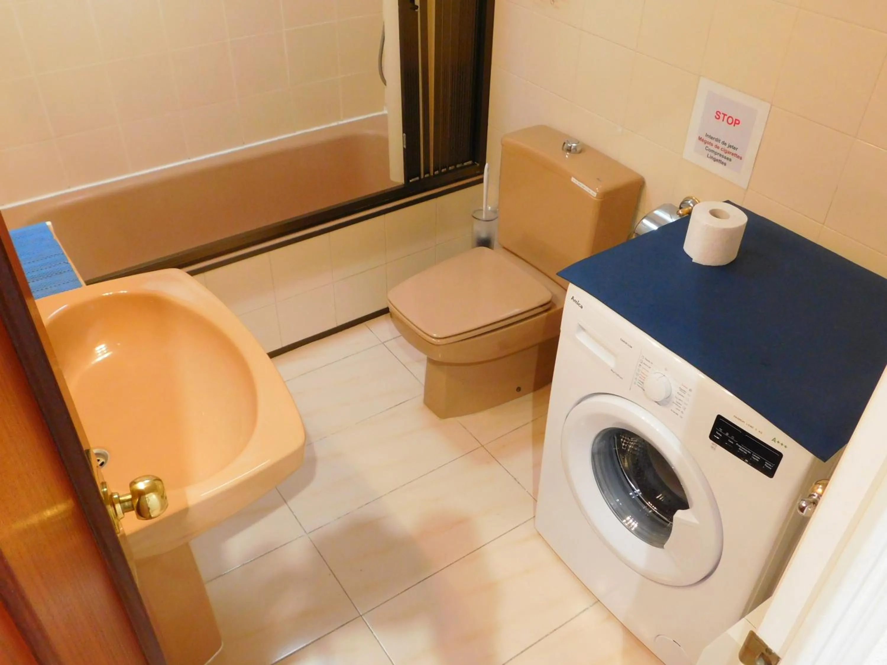 Bathroom in GMID IMMO Casa Canyelles