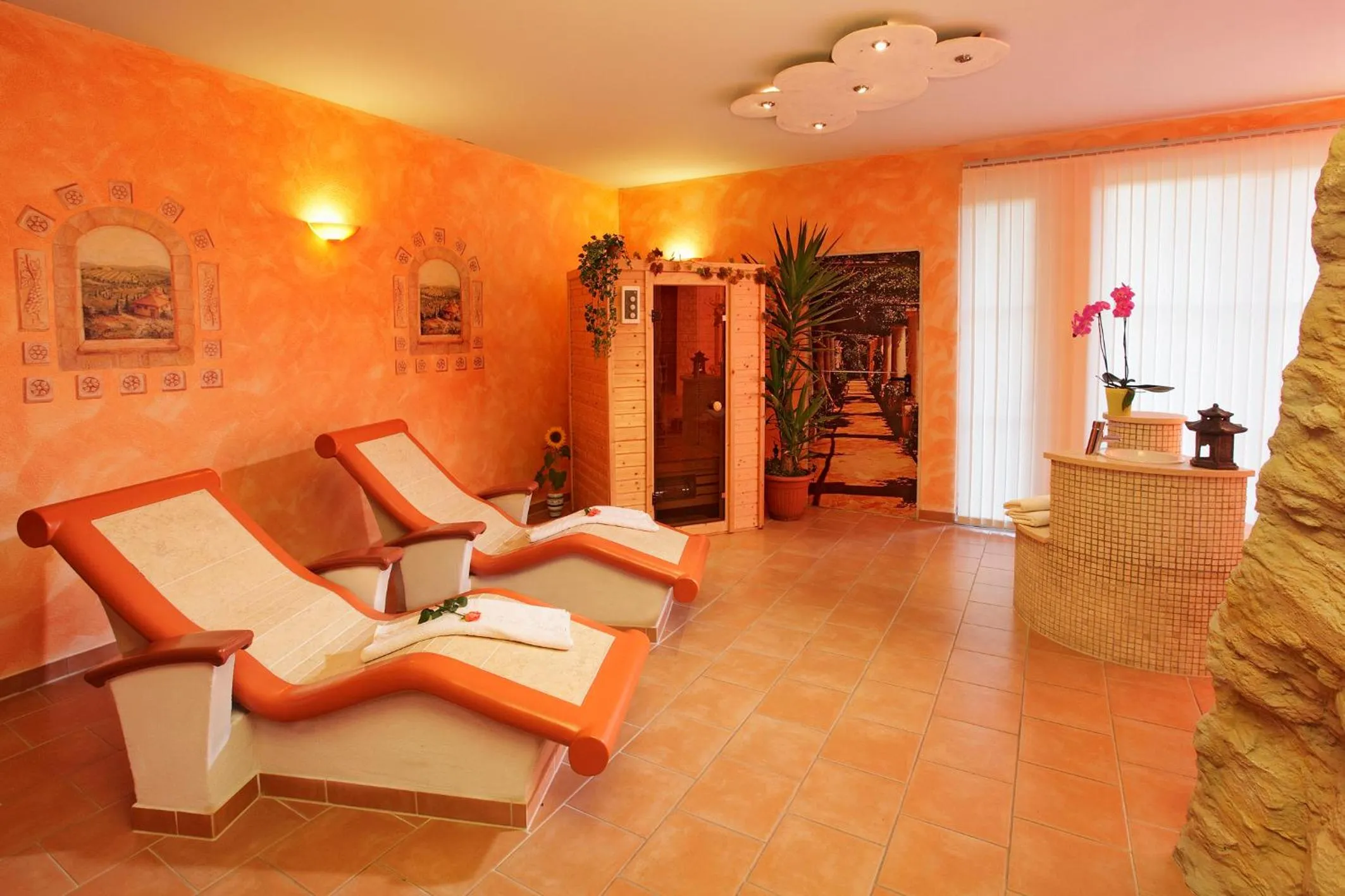 Spa and wellness centre/facilities in Land- und Aktivhotel Altmühlaue