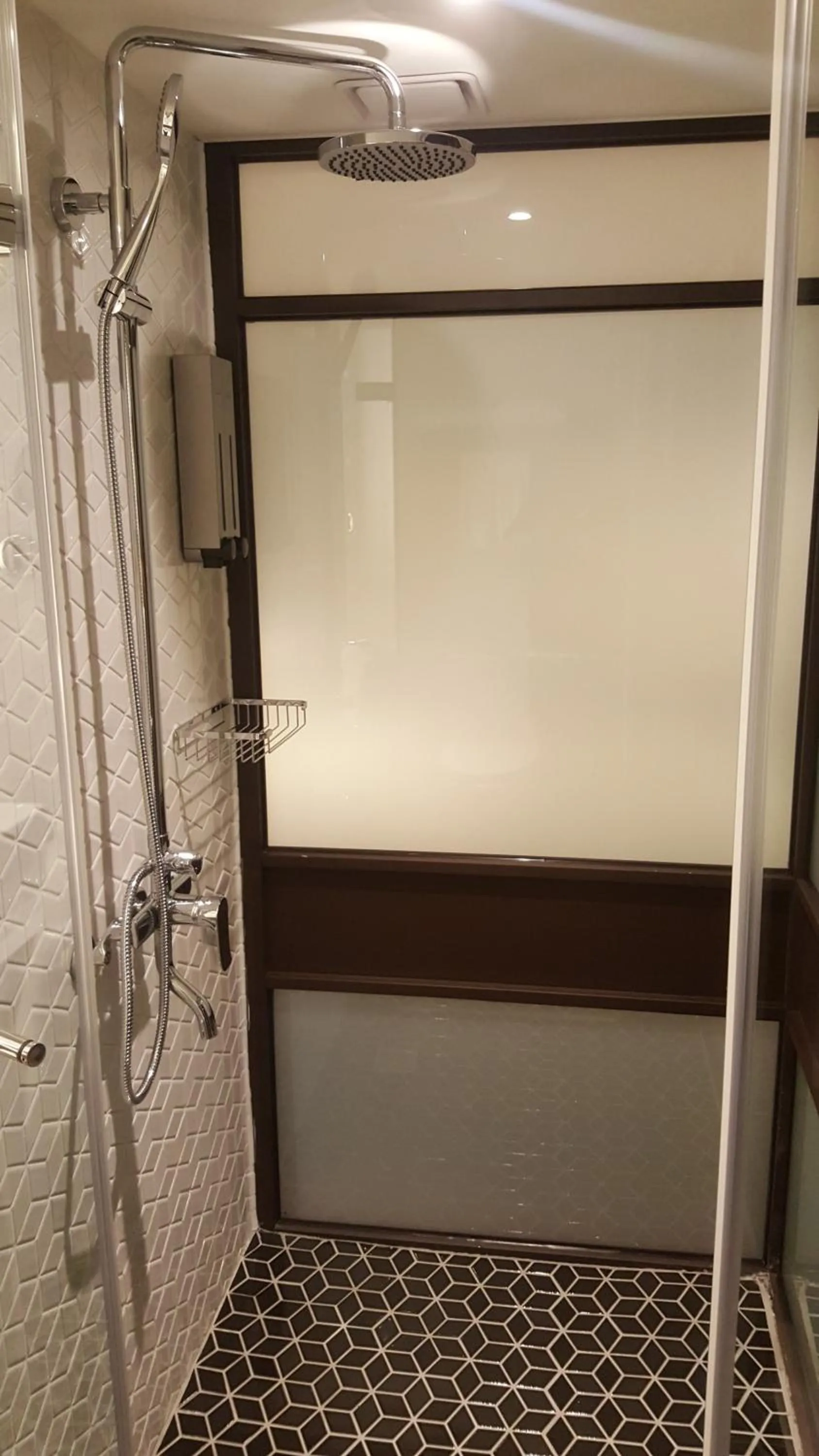 Shower in City Suites - Main Station
