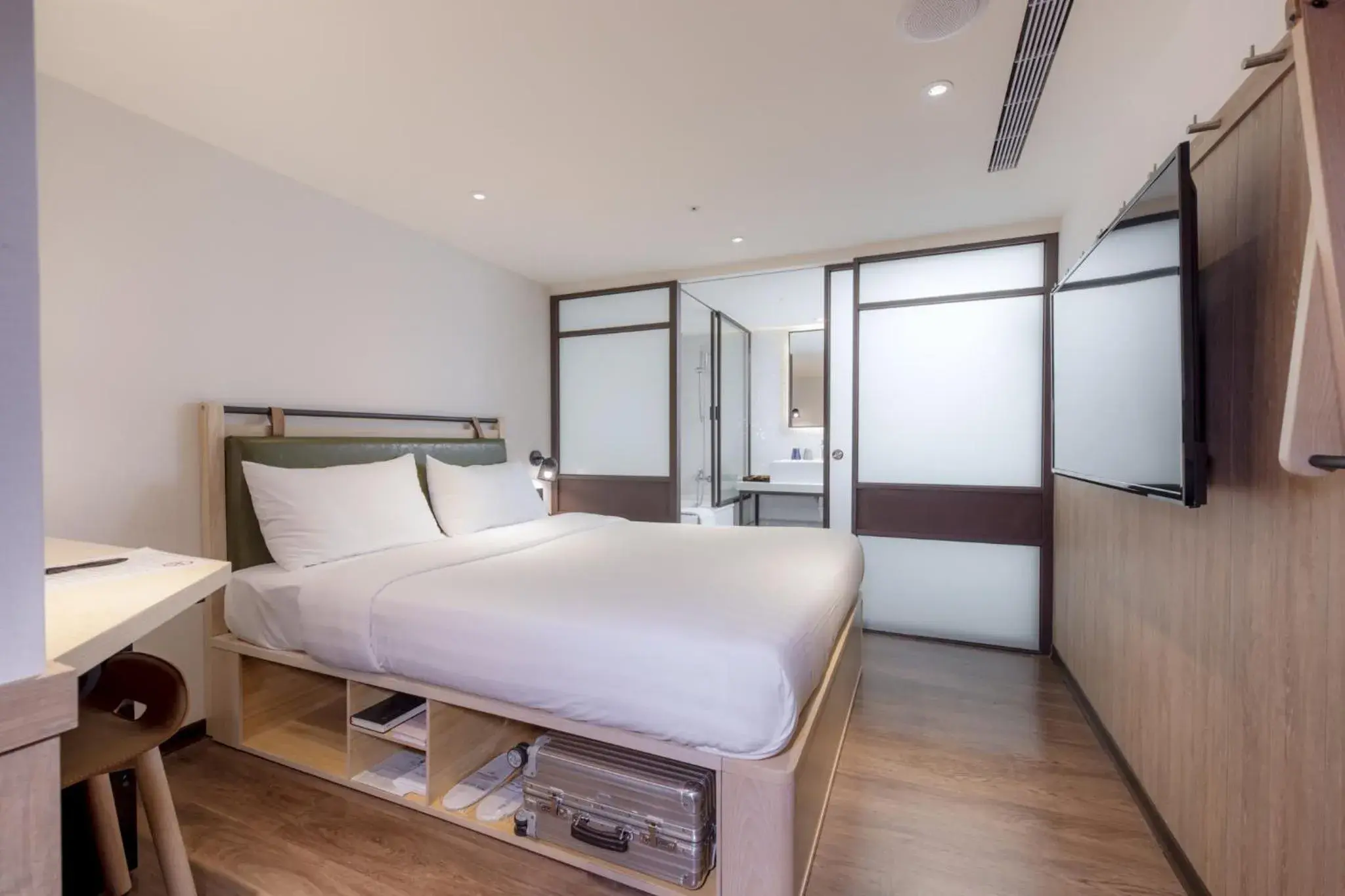 Photo of the whole room, Bed in City Suites - Main Station Photo of the whole room, Bed in City Suites - Main Station