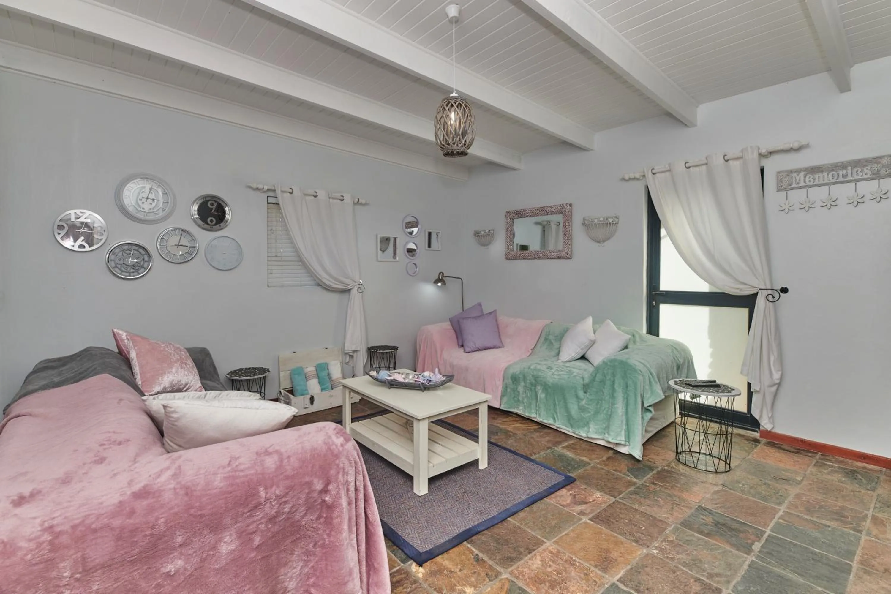 Photo of the whole room, Bed in Fraai Uitzicht Struisbaai