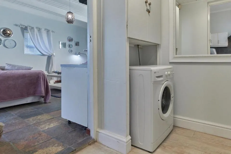laundry, Bed in Fraai Uitzicht Struisbaai