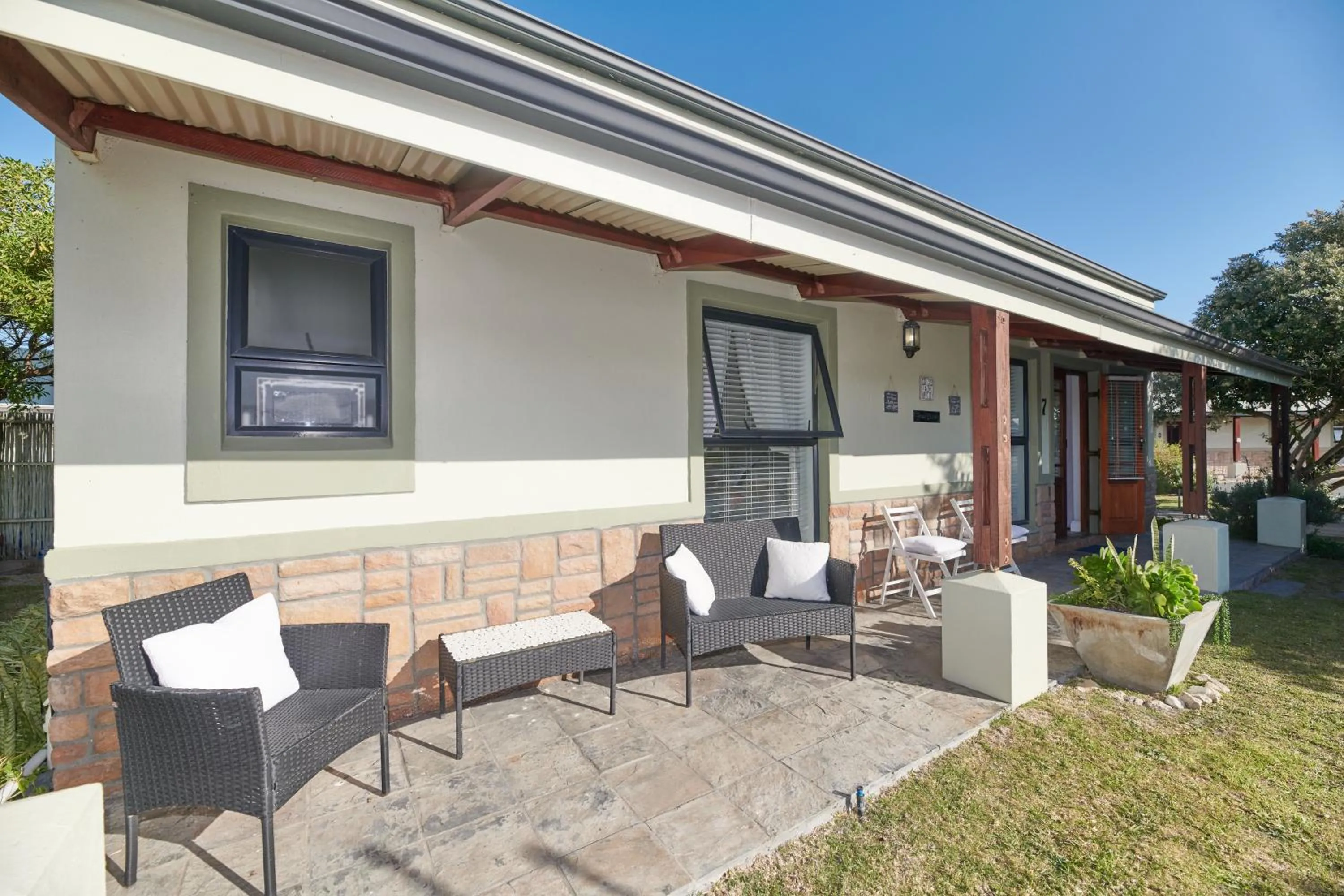Facade/entrance in Fraai Uitzicht Struisbaai