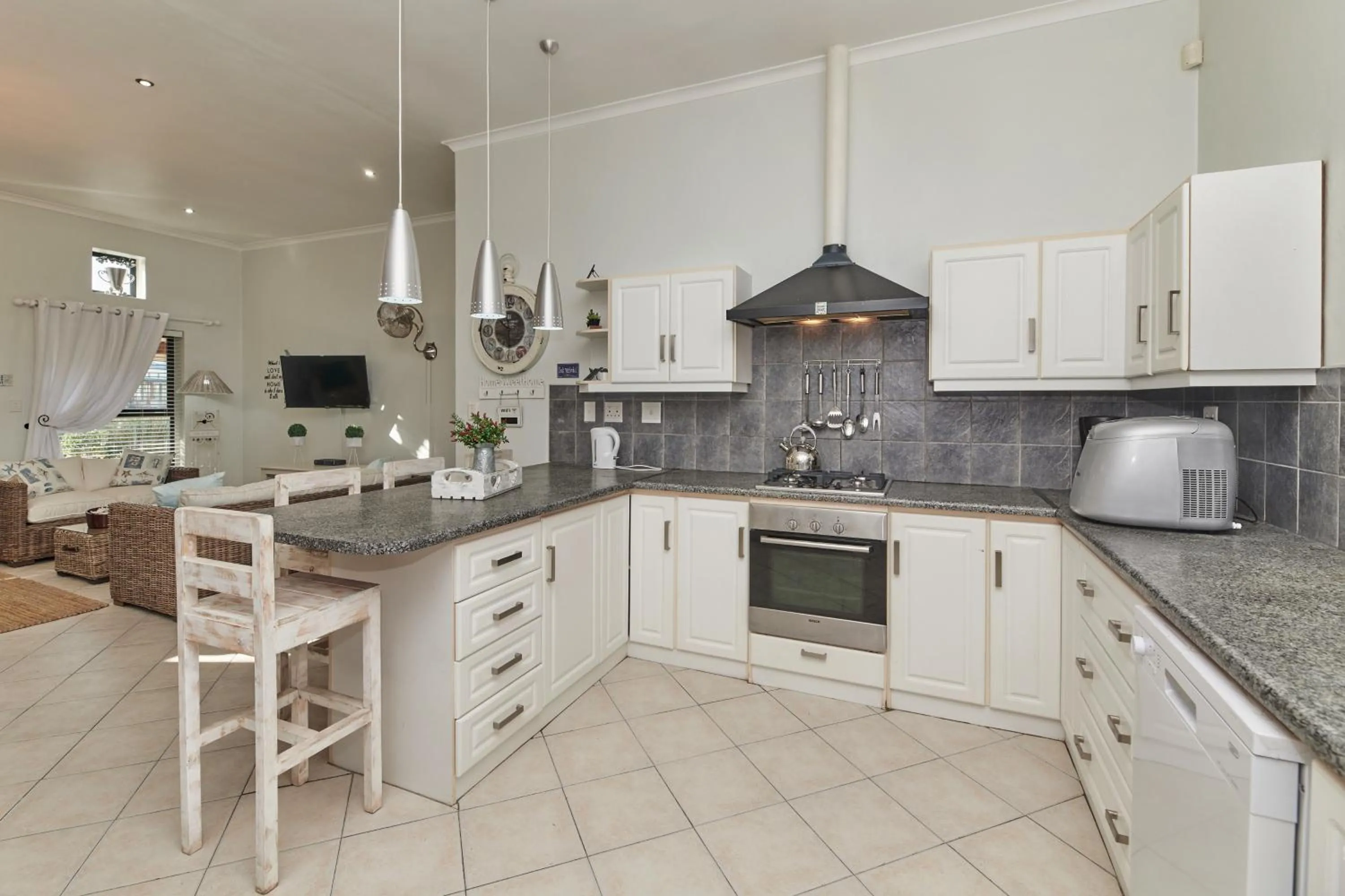 Kitchen or kitchenette in Fraai Uitzicht Struisbaai