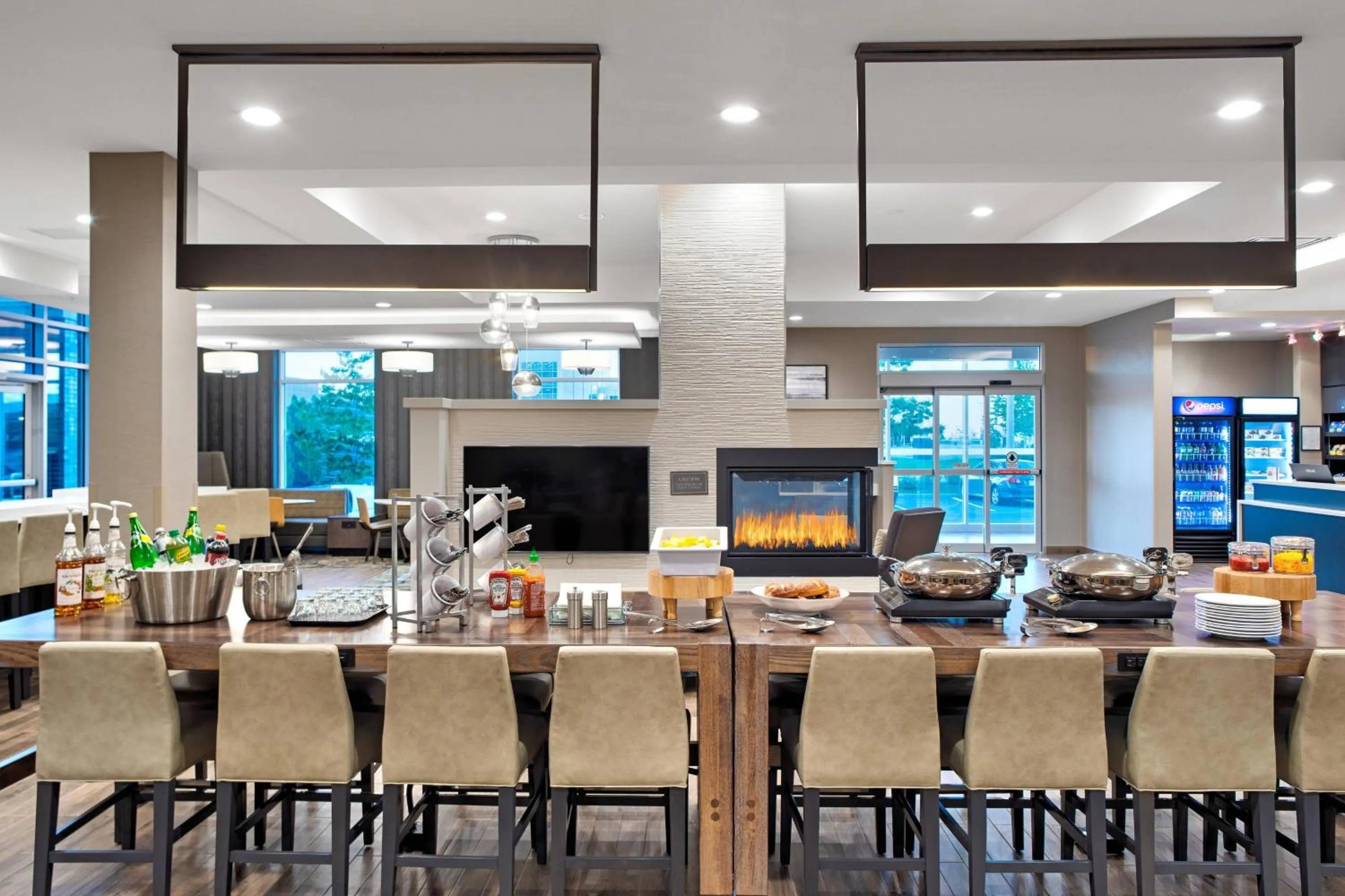 Restaurant/places to eat in Residence Inn by Marriott Toronto Mississauga West