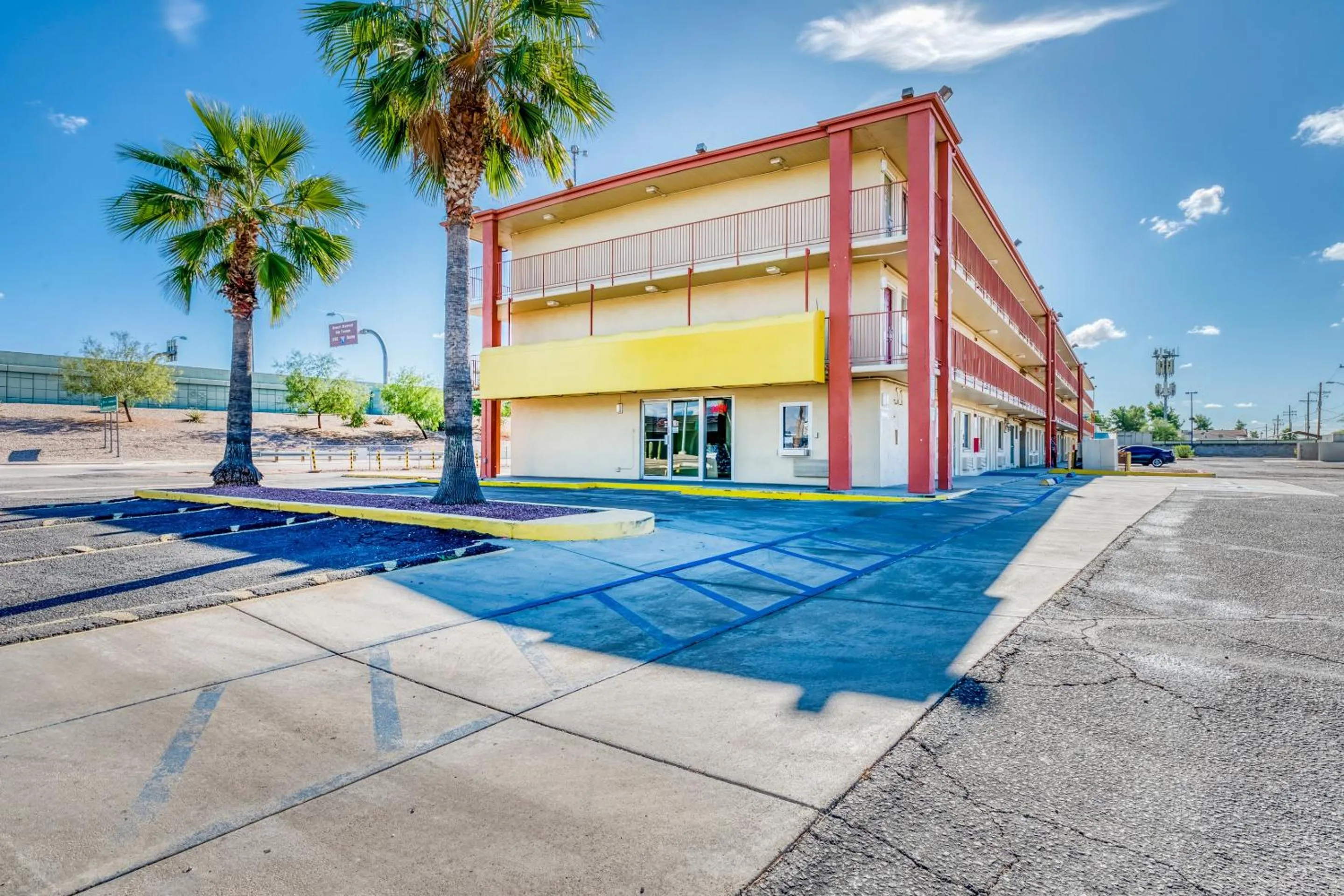 Facade/entrance, Property Building in OYO Hotel Tucson Downtown