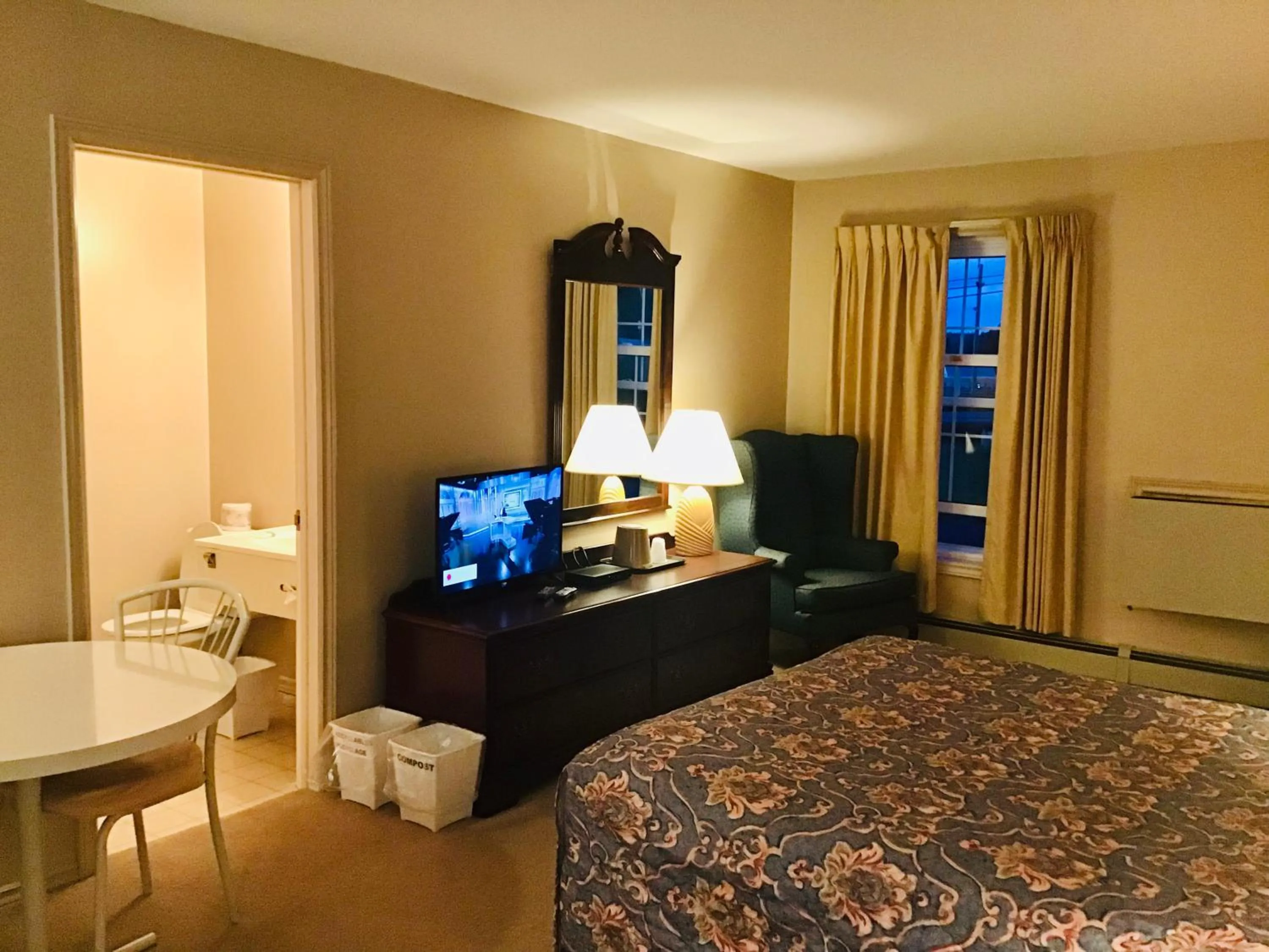 Bed in Rollo Bay Inn