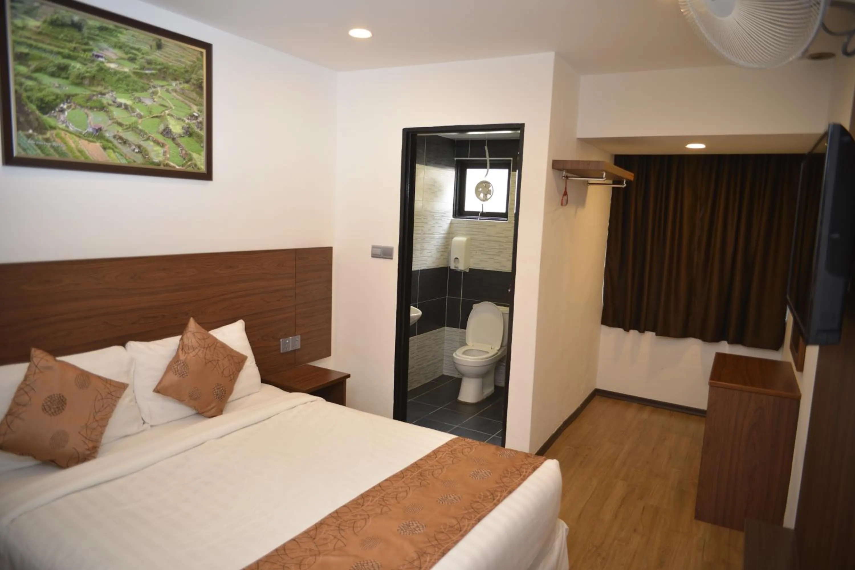 Bed in Highlanders Hotel