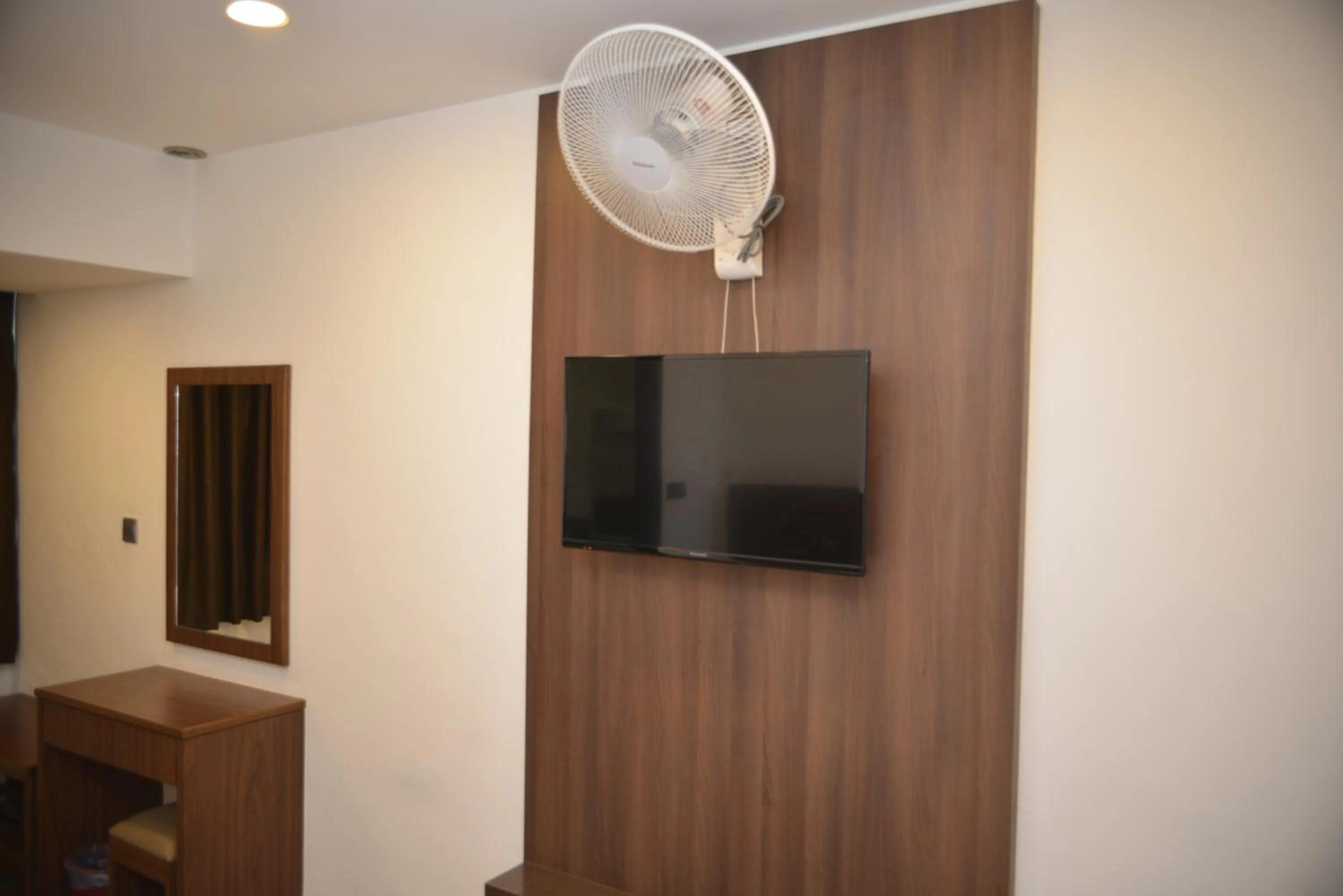 TV and multimedia in Highlanders Hotel