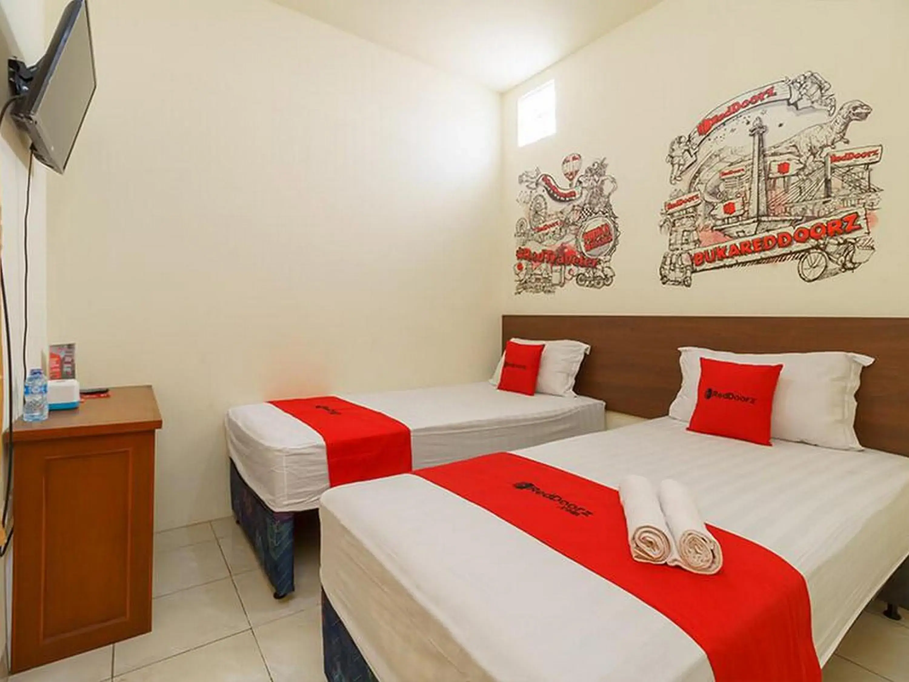 Bedroom, Bed in RedDoorz @ Tanjung Duren Bedroom, Bed in RedDoorz @ Tanjung Duren