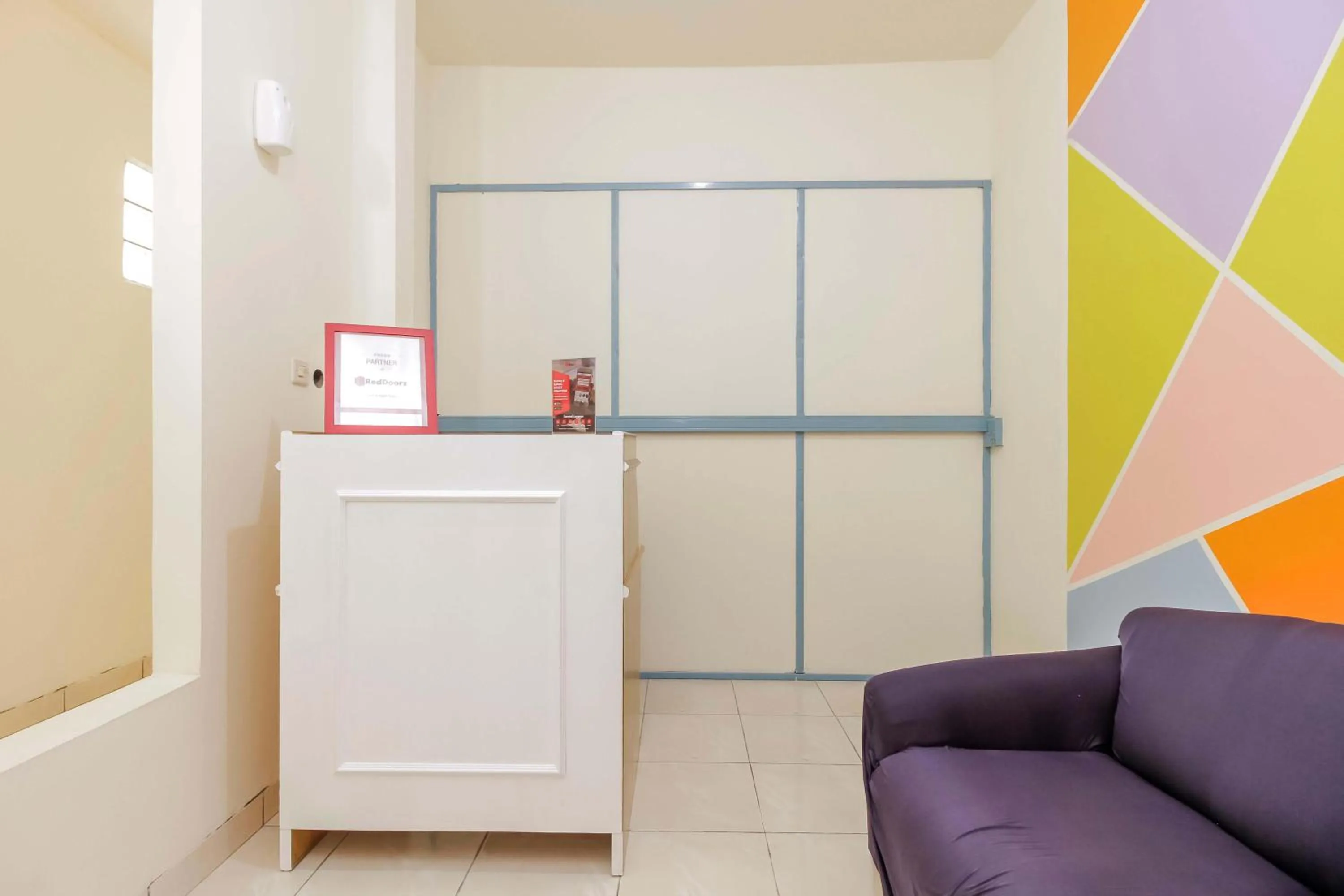 Lobby or reception in RedDoorz @ Tanjung Duren