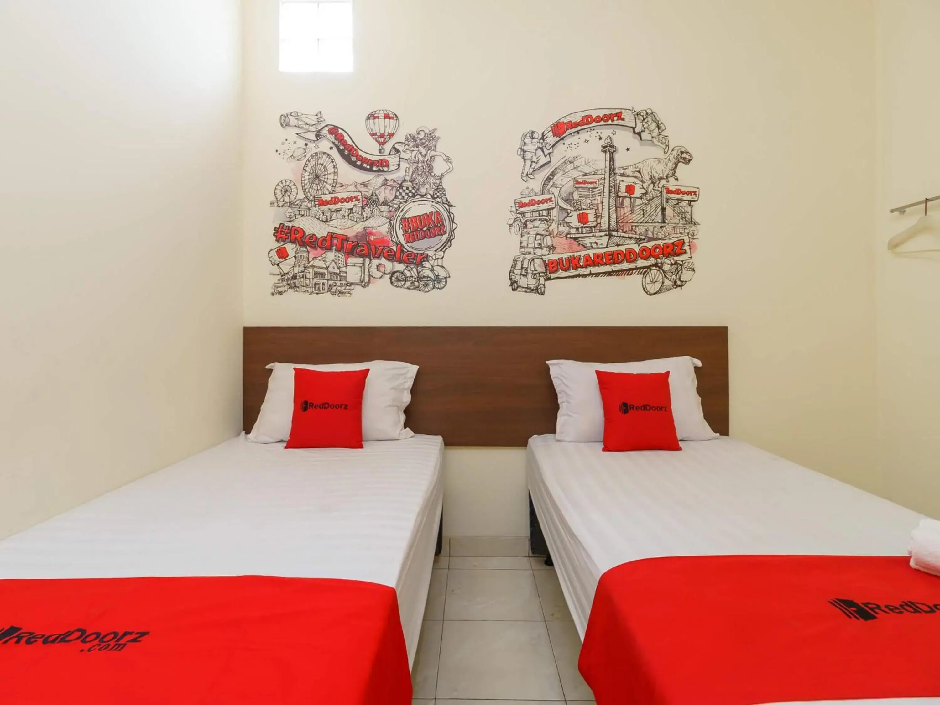 Bedroom, Bed in RedDoorz @ Tanjung Duren Bedroom, Bed in RedDoorz @ Tanjung Duren