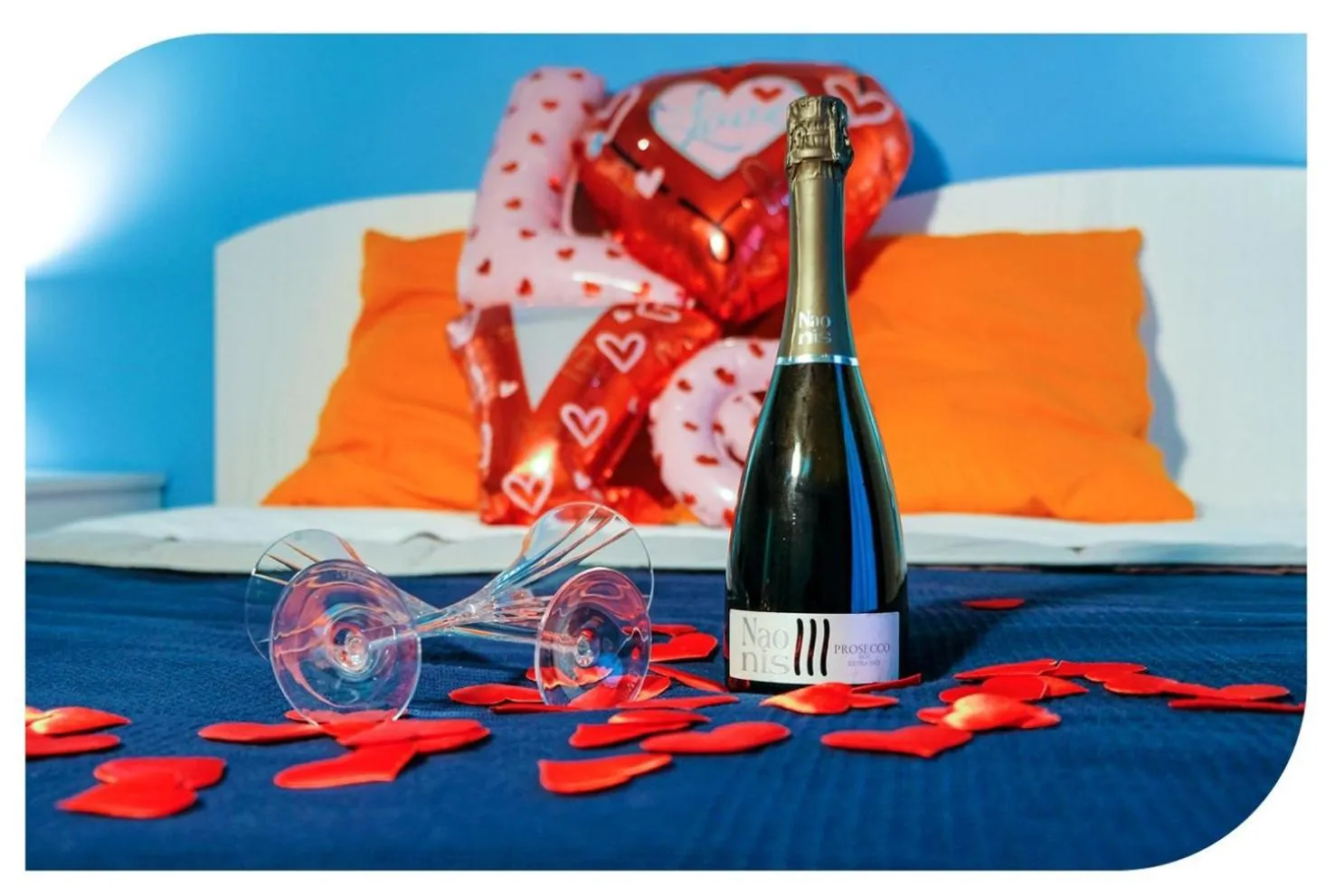 Decorative detail, Bed in ARIEL B&B