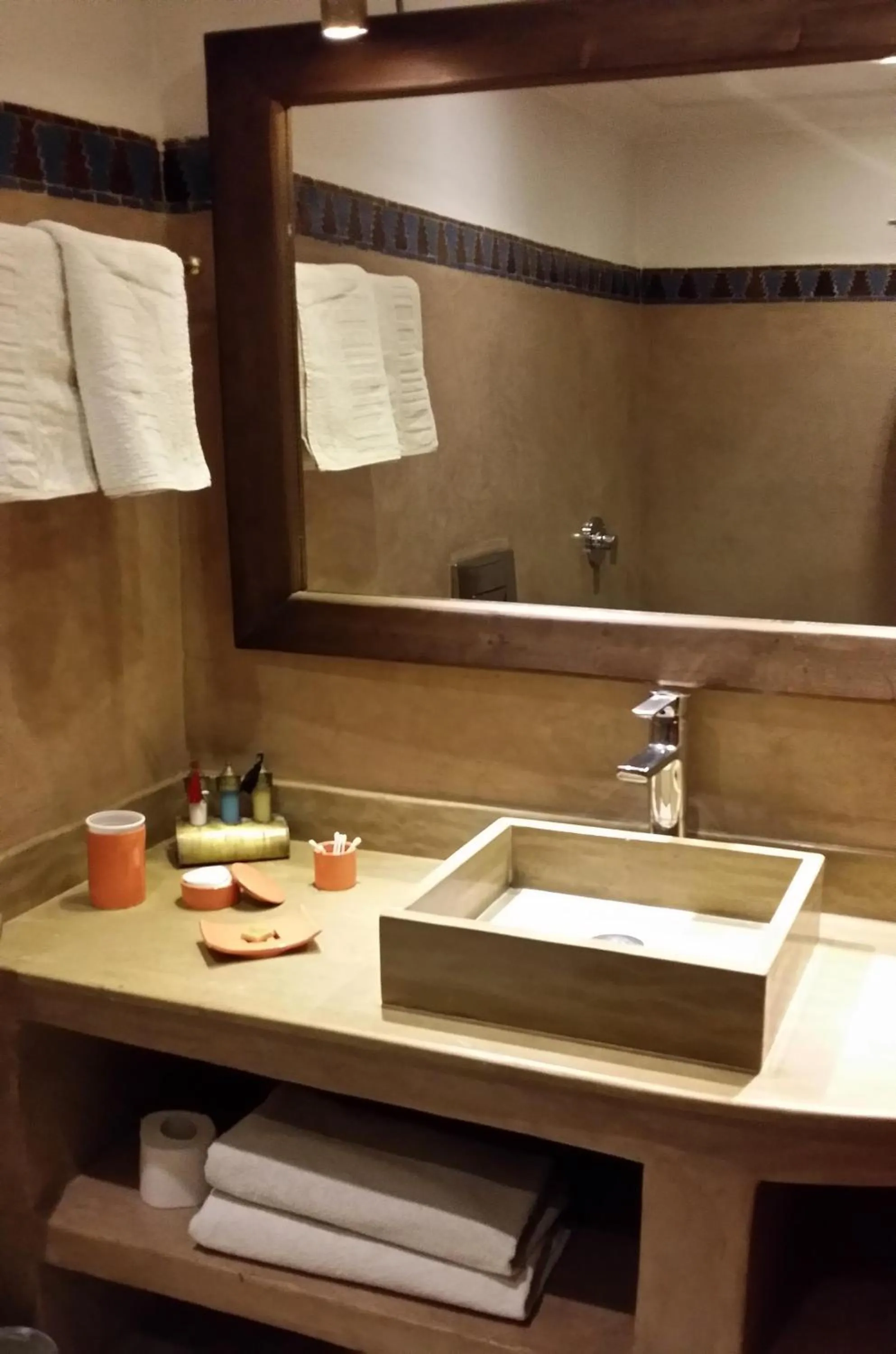 Shower in Riad Al Ksar & Spa