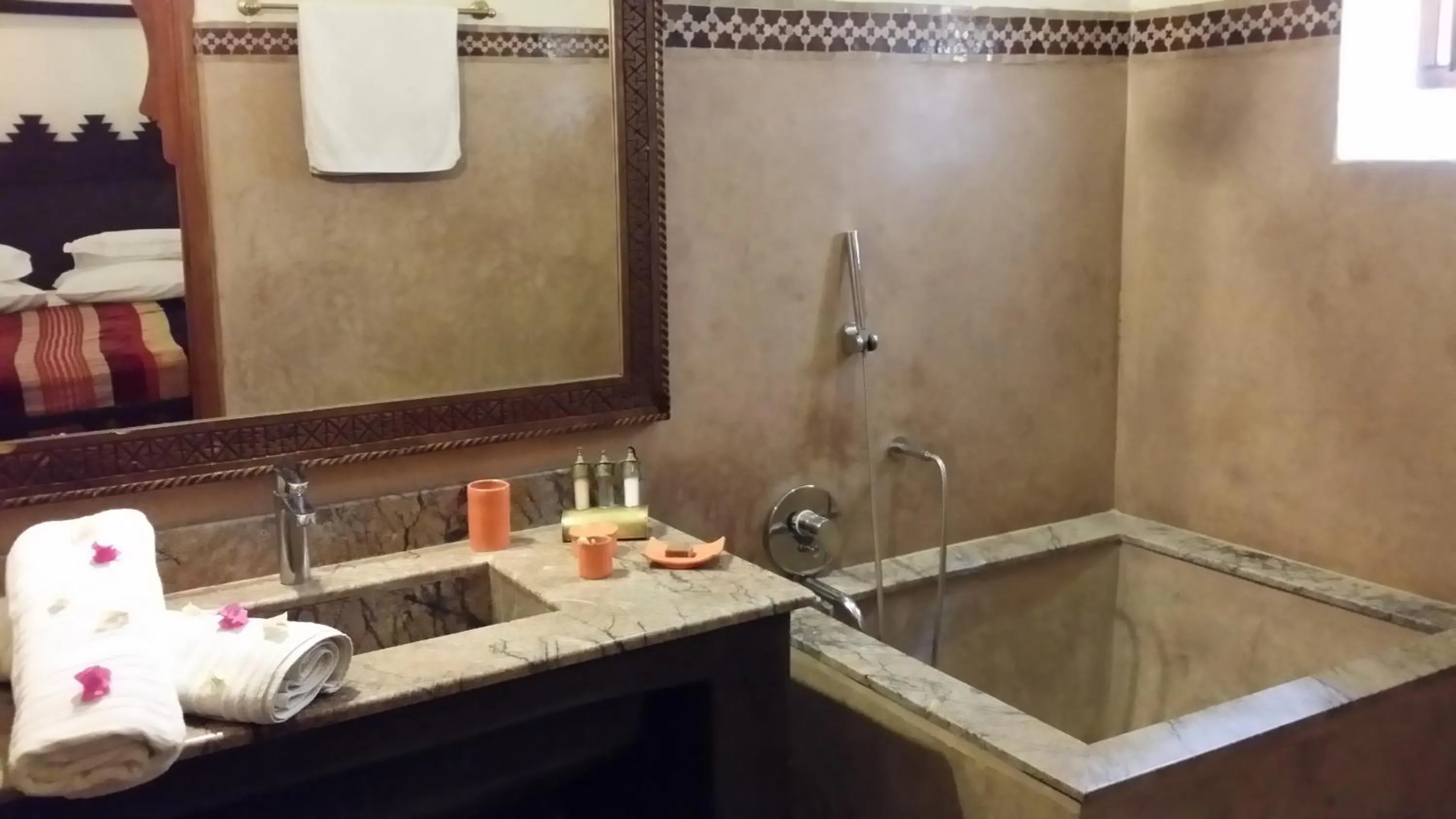 Bathroom in Riad Al Ksar & Spa