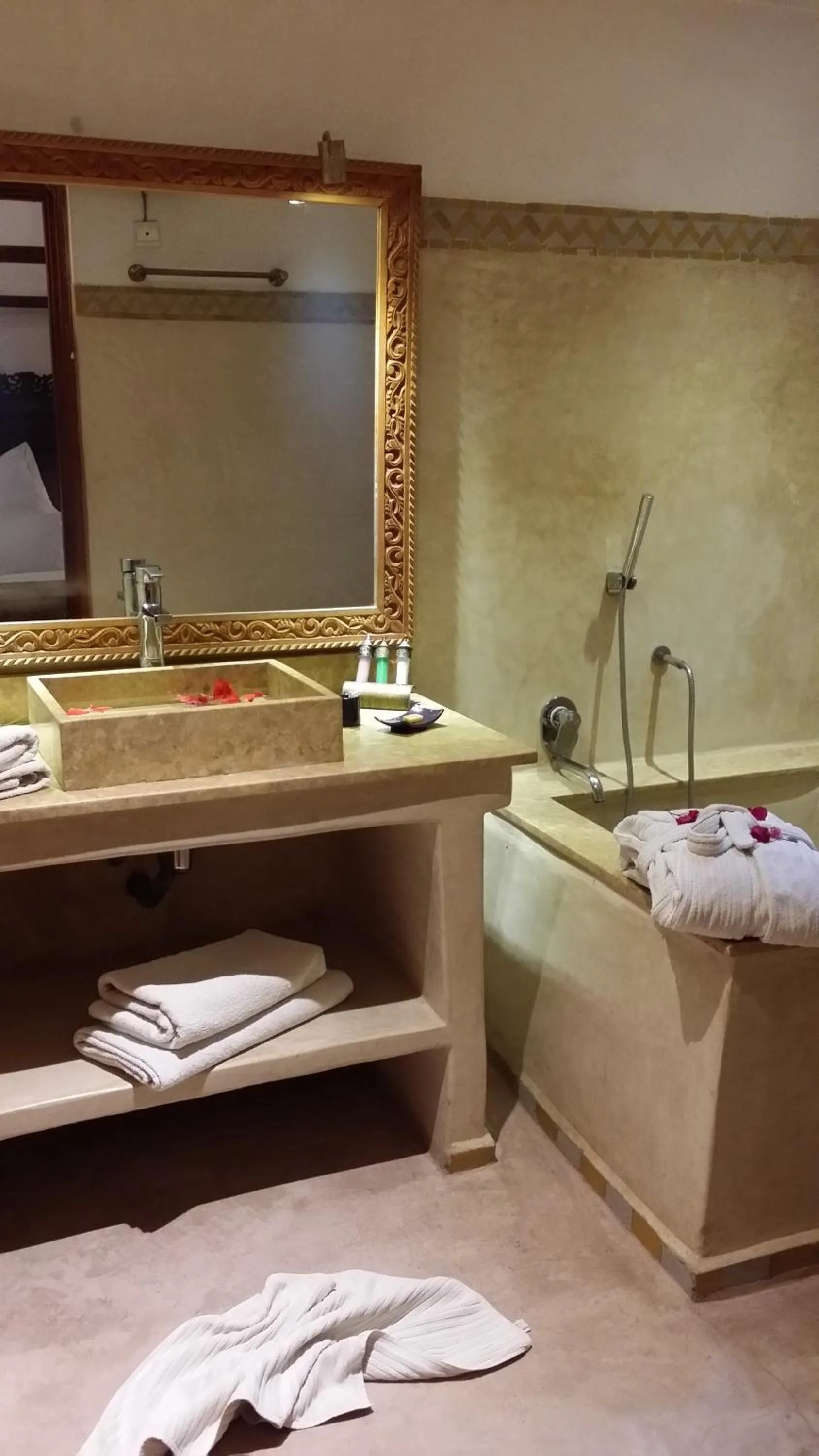Bathroom in Riad Al Ksar & Spa