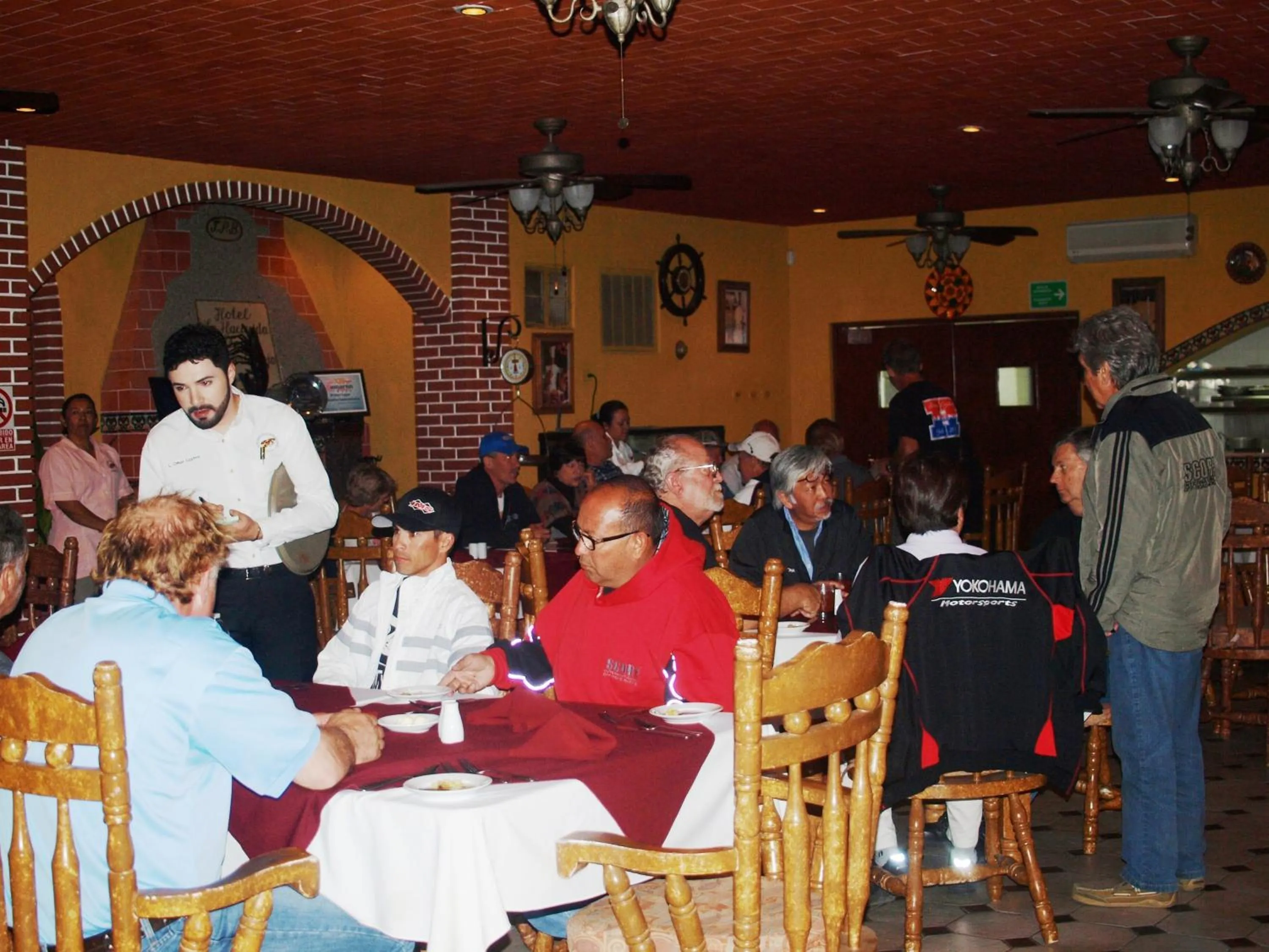 Restaurant/places to eat in Hotel La Hacienda de la Langosta Roja