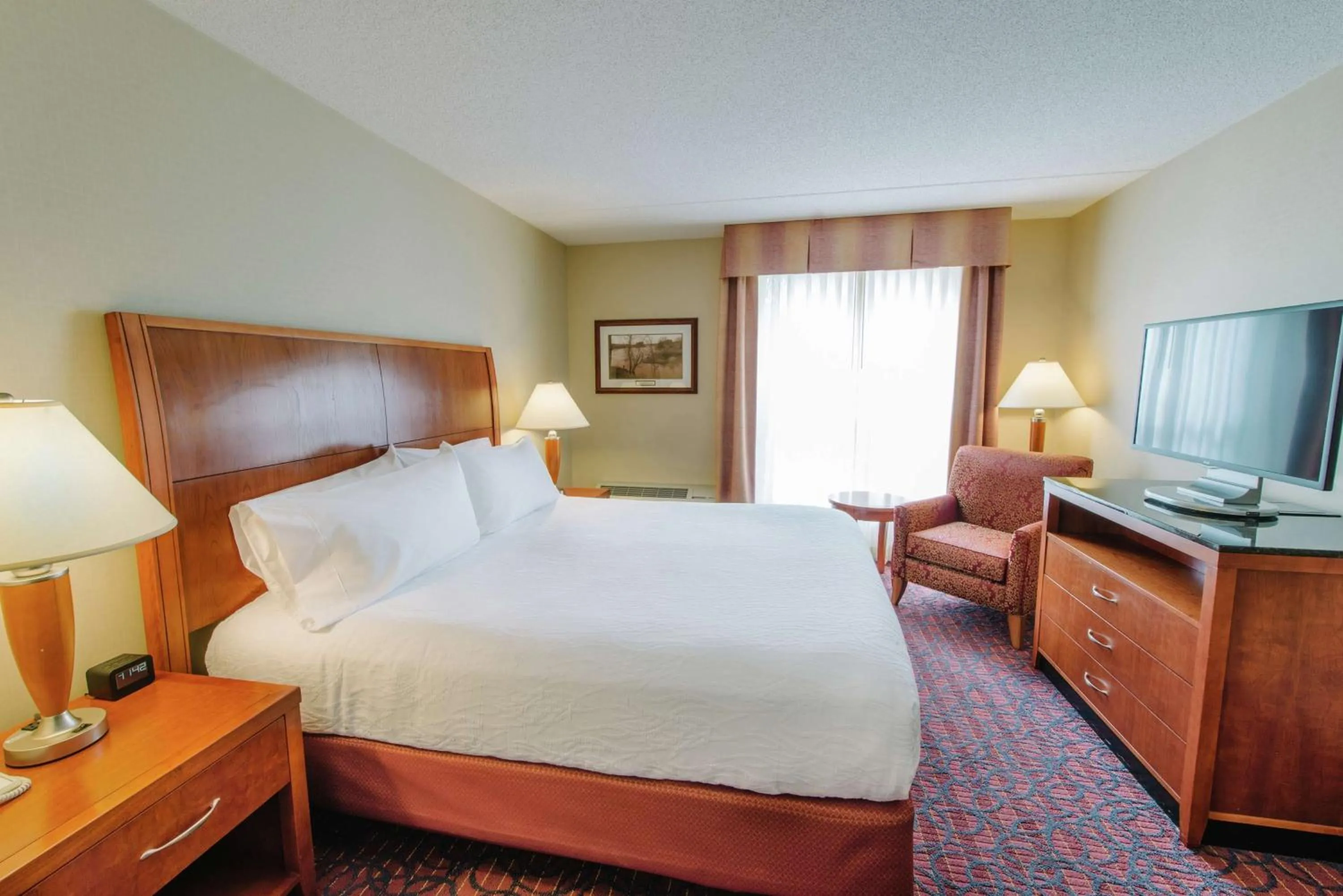 Bedroom, Bed in Hilton Garden Inn Manchester Downtown