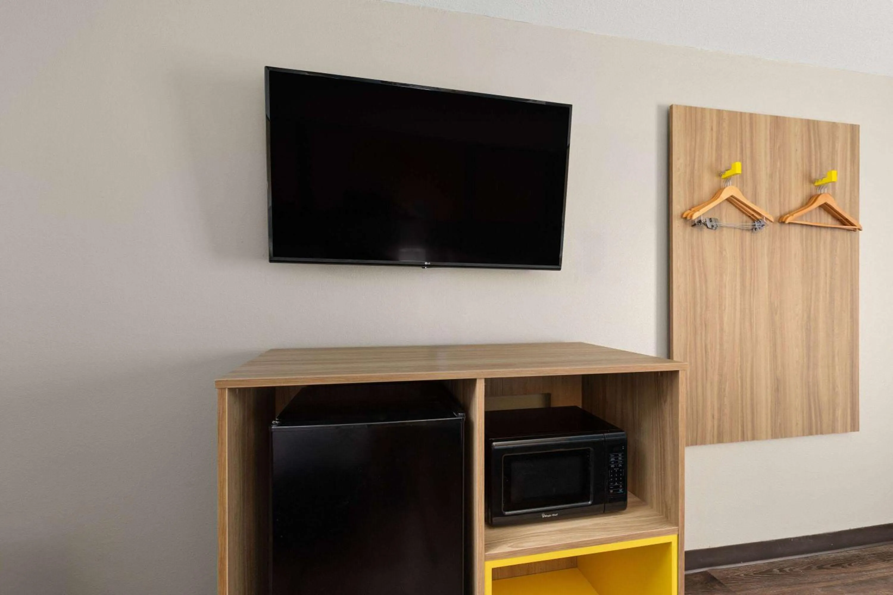 Photo of the whole room in Days Inn by Wyndham Clarksville North EXIT 4