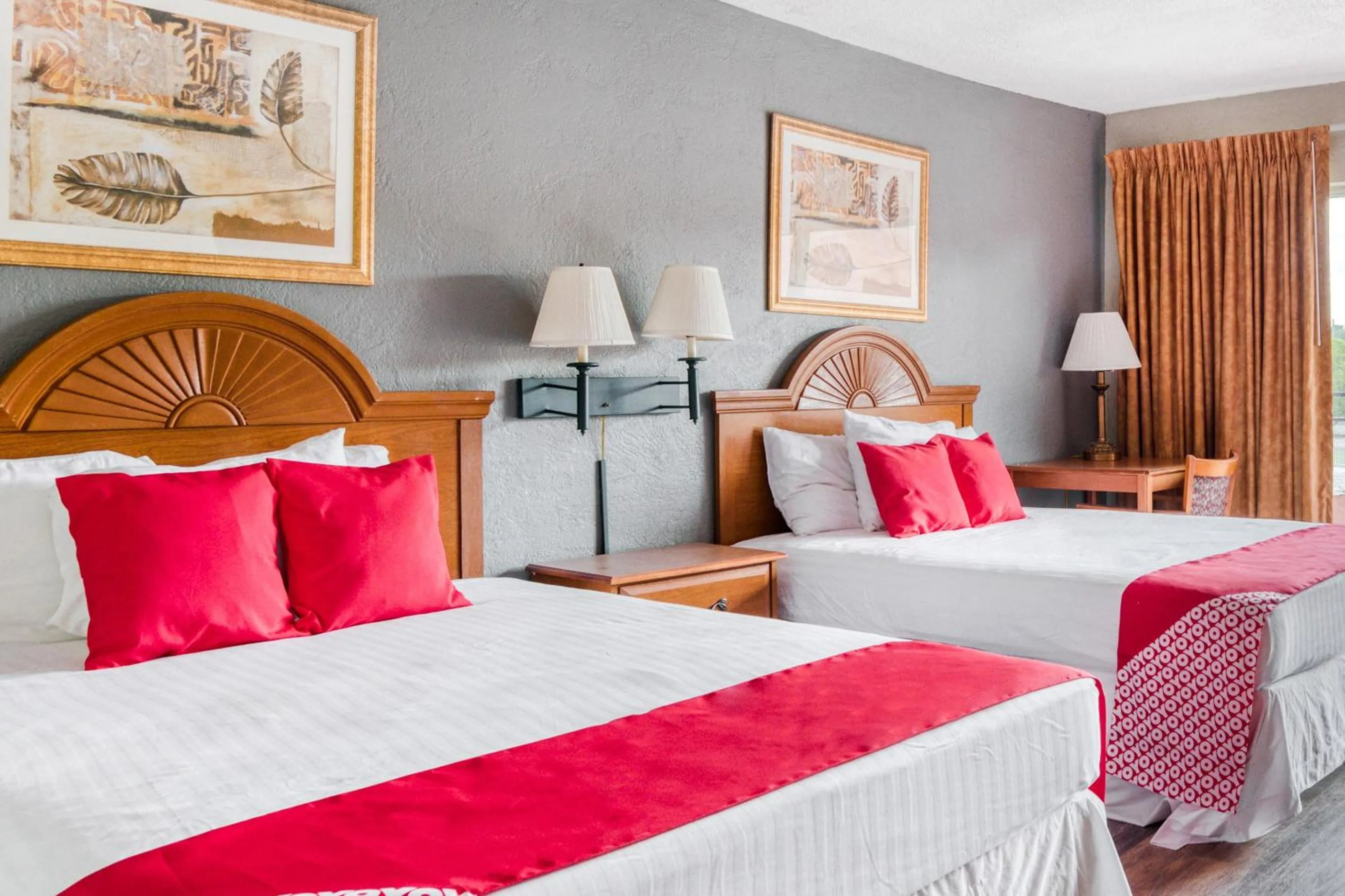 Bedroom, Bed in OYO Hotel Mustang Silver Spring FL