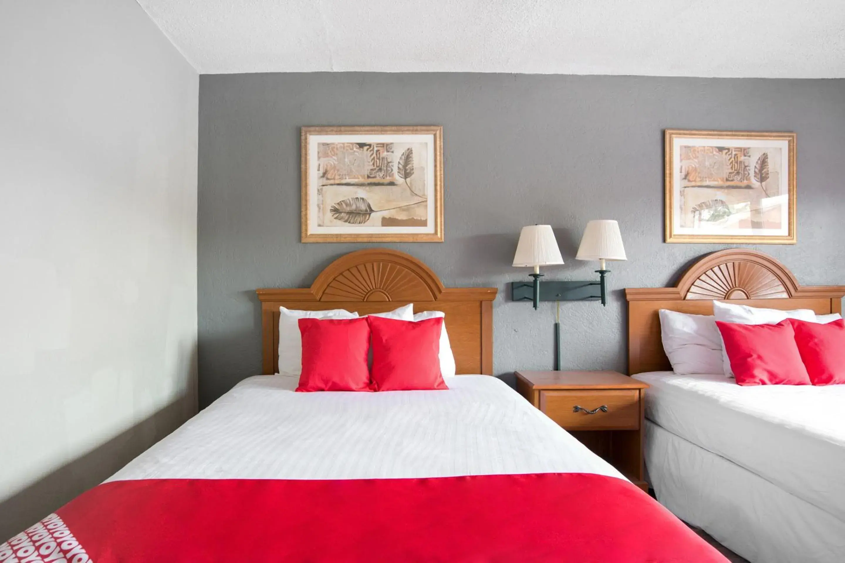 Bedroom, Bed in OYO Hotel Mustang Silver Spring FL Bedroom, Bed in OYO Hotel Mustang Silver Spring FL