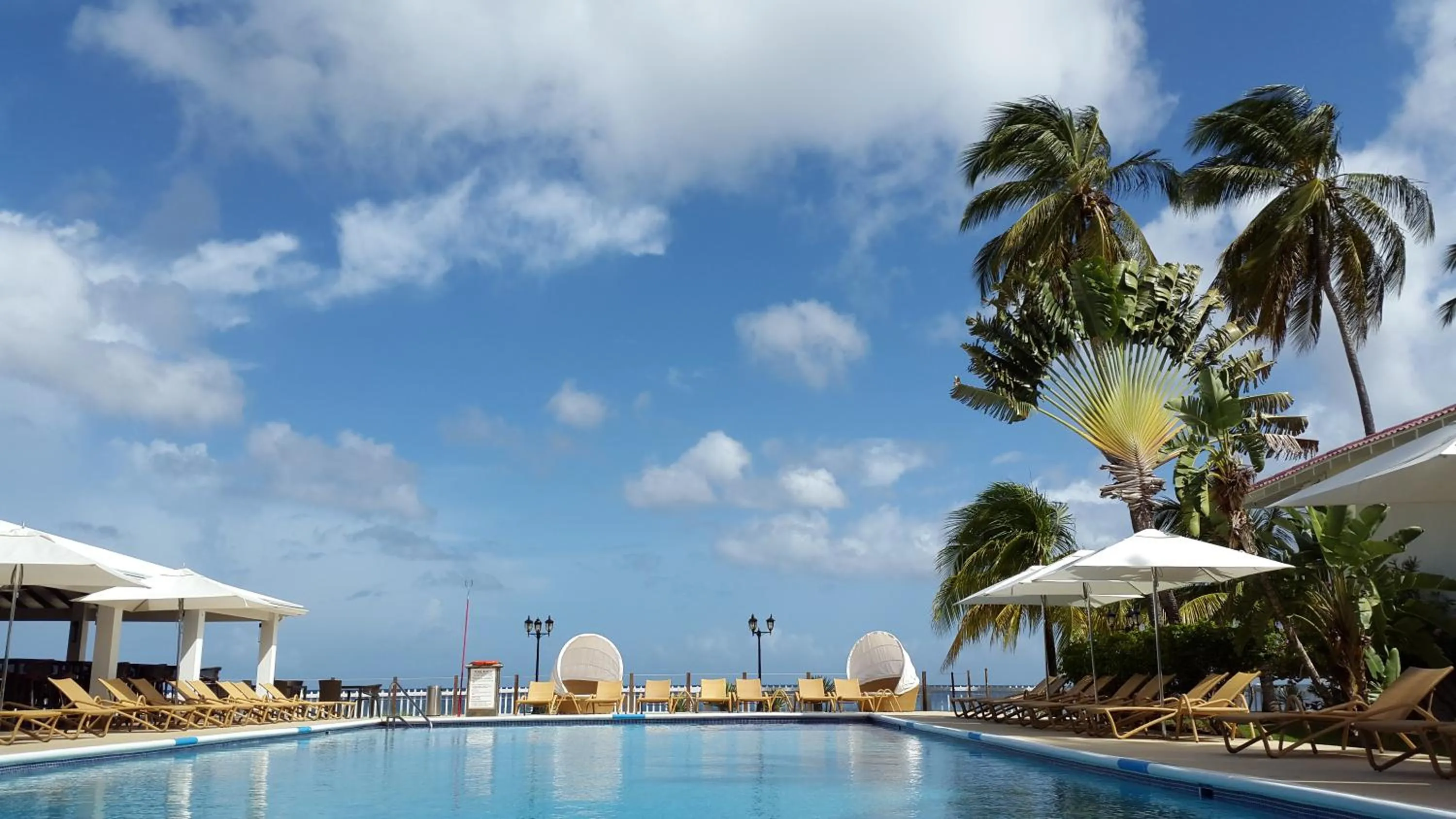 Swimming pool in Radisson Grenada Beach Resort