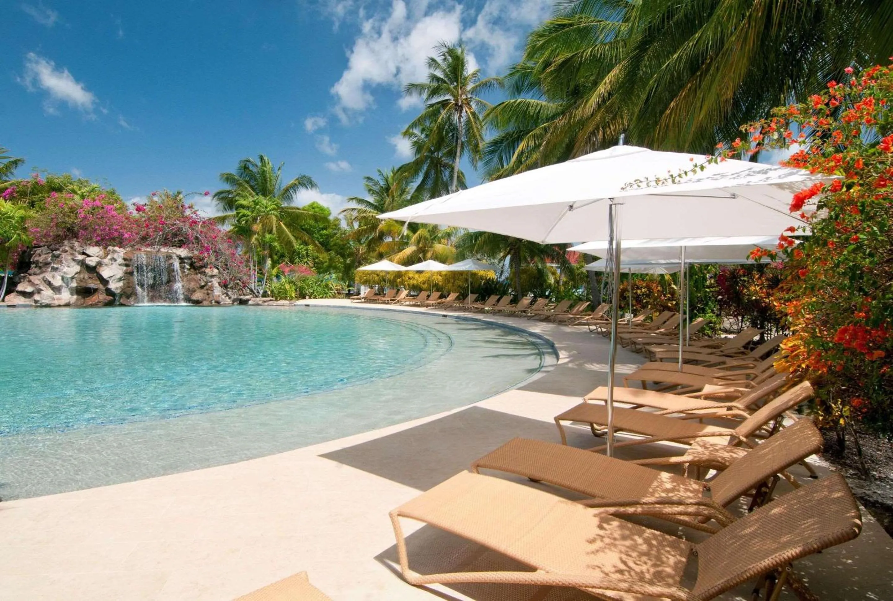 Swimming pool in Radisson Grenada Beach Resort