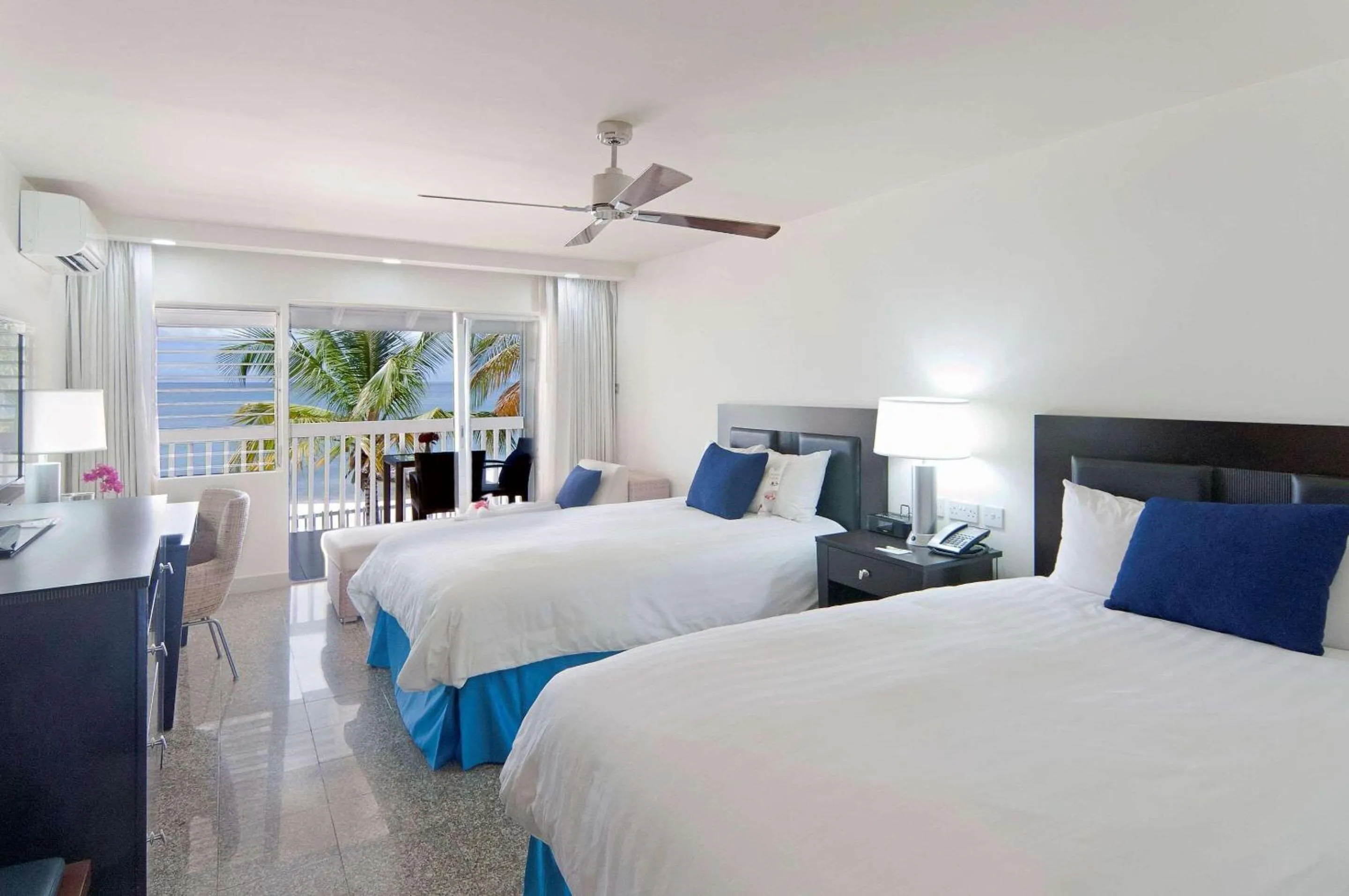 Bedroom, Bed in Radisson Grenada Beach Resort
