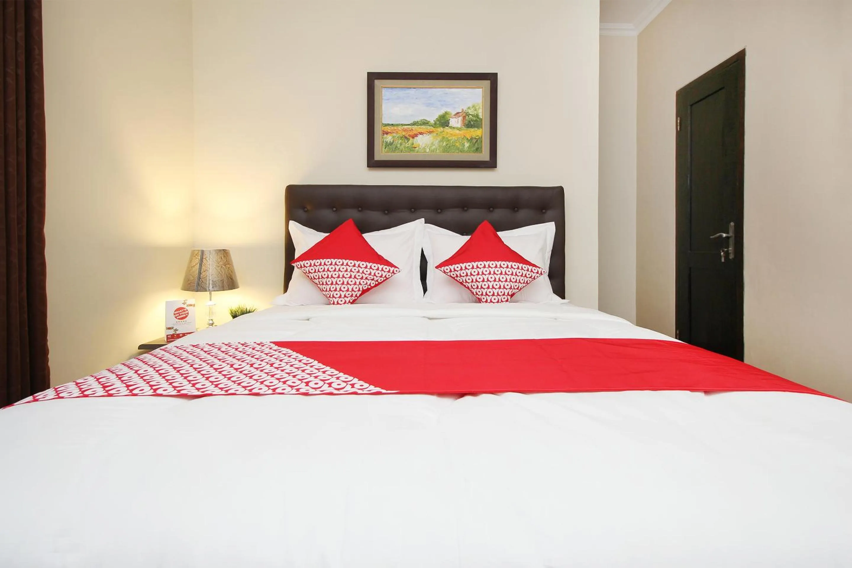 Bedroom in OYO 572 Omah Gedongkuning Syariah Homestay