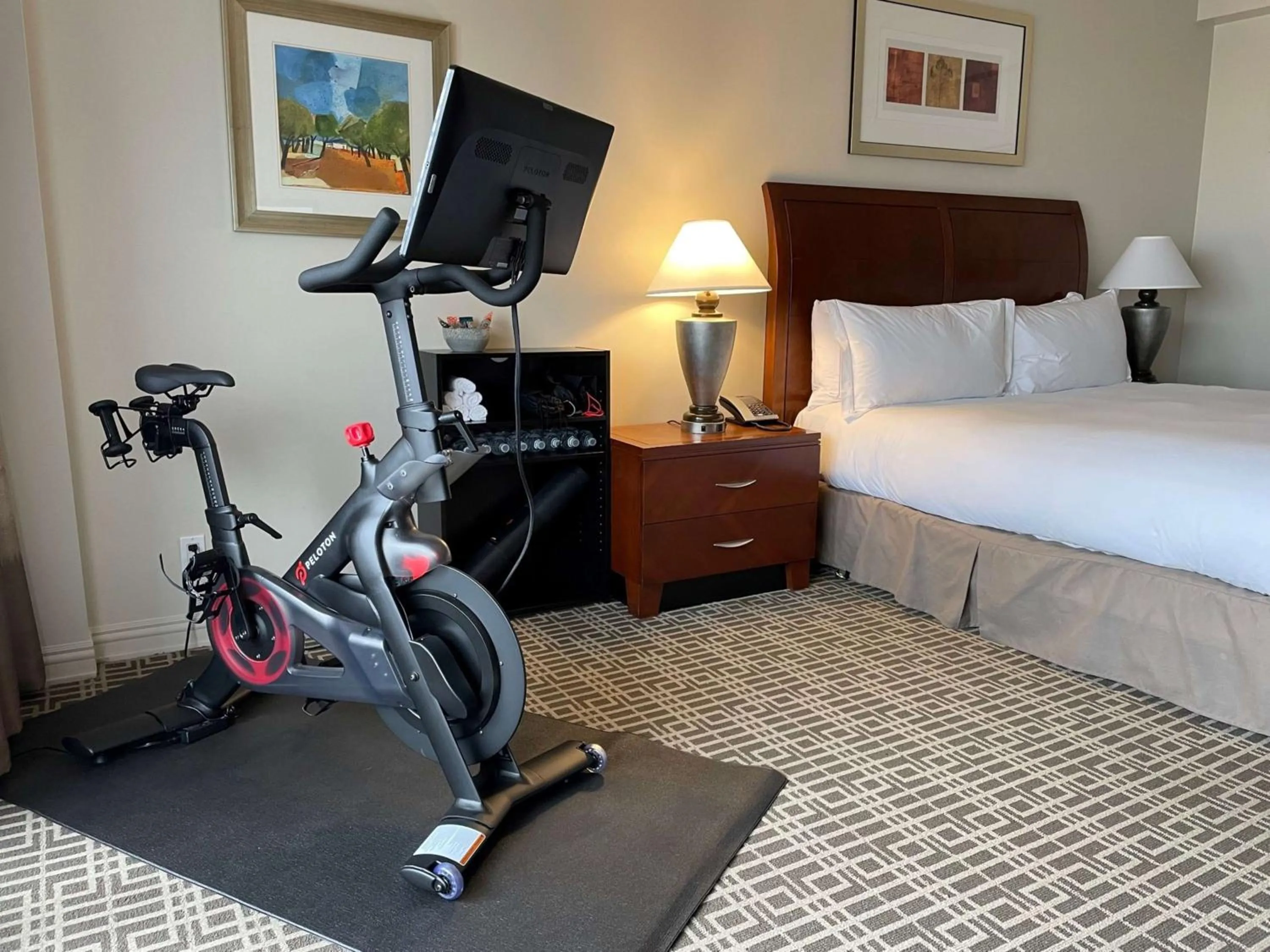Photo of the whole room, Bed in Hilton Houston Post Oak by the Galleria