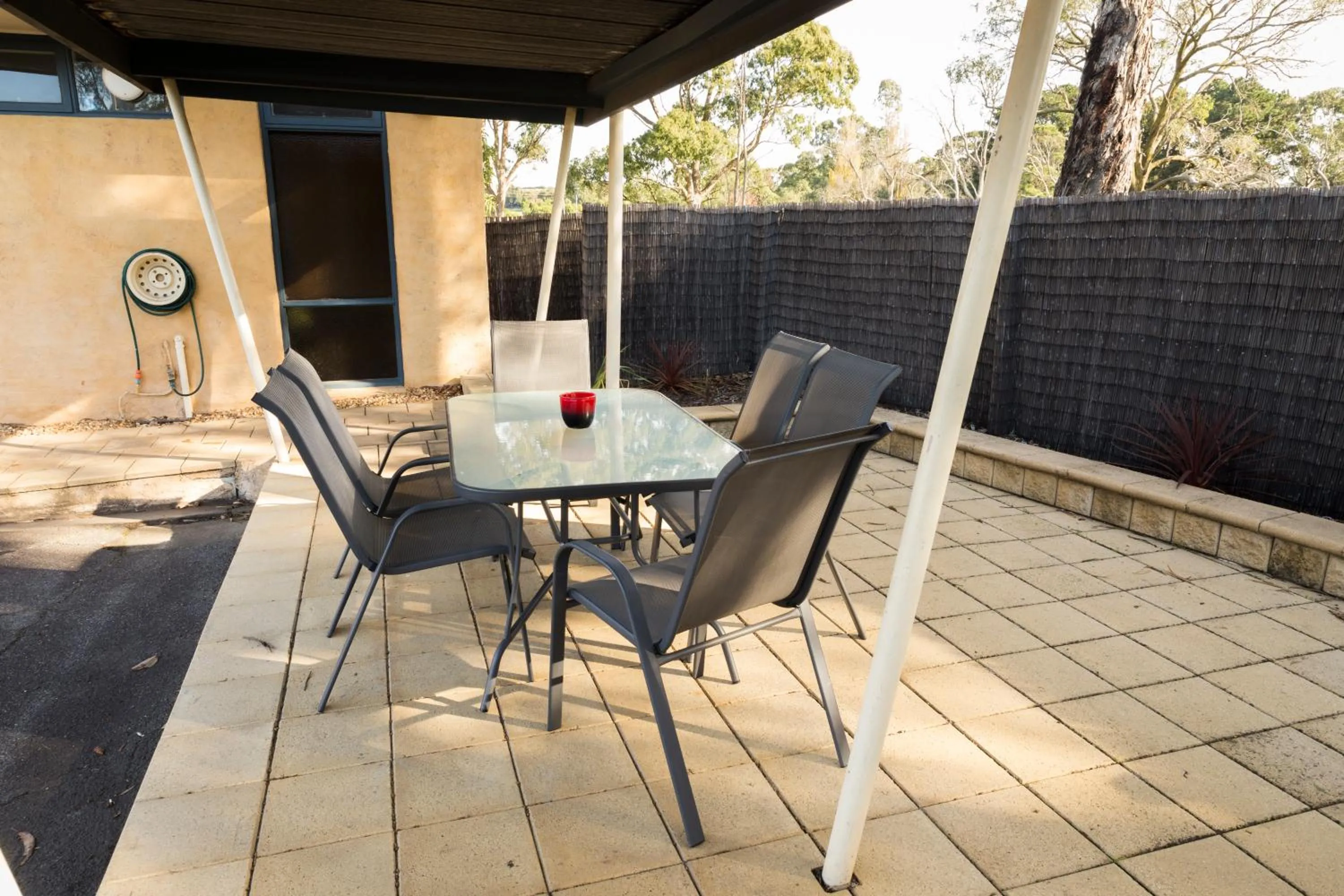 BBQ facilities in Motel Traralgon